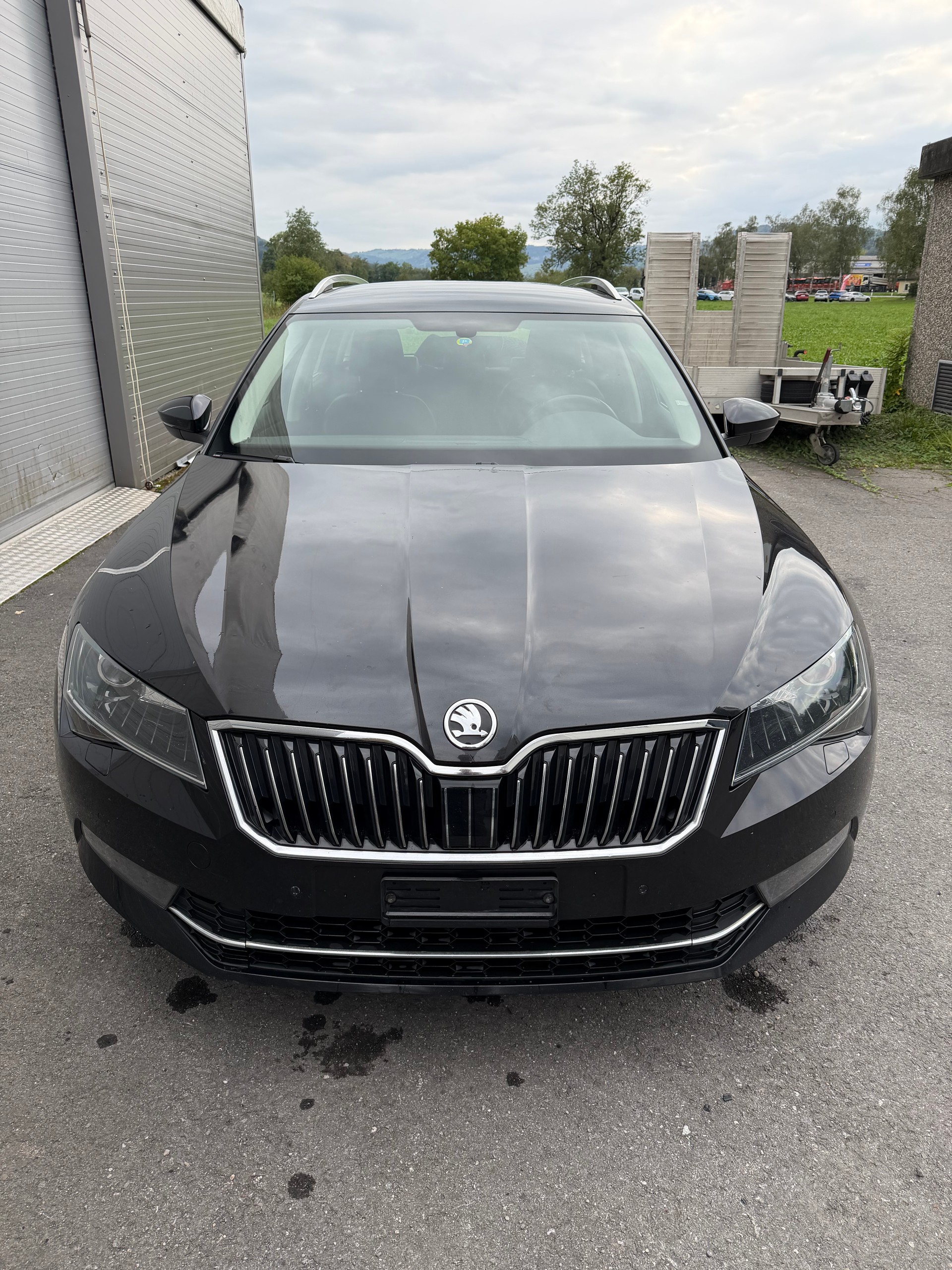 SKODA Superb Combi 2.0 TDi Ambition-image-10