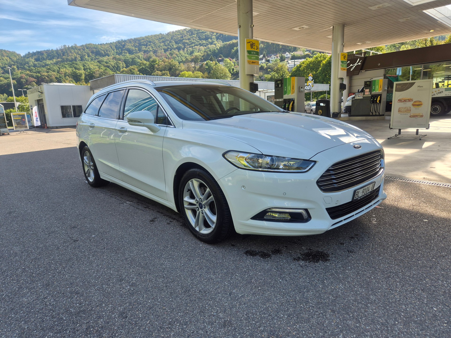 FORD Mondeo 2.0 TDCi Business Plus PowerShift-image-0