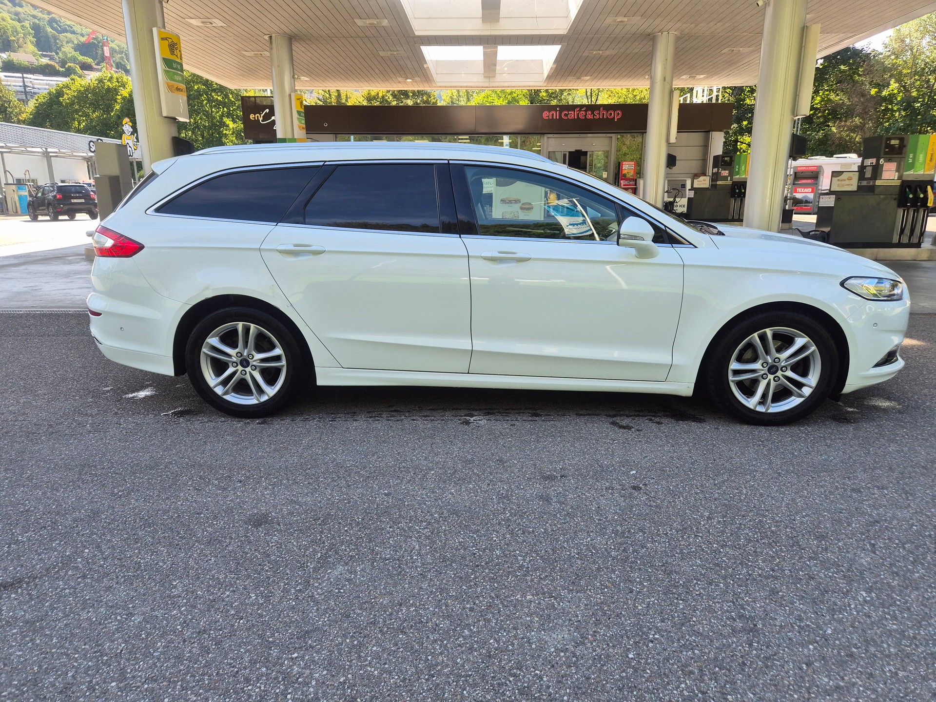 FORD Mondeo 2.0 TDCi Business Plus PowerShift-image-2