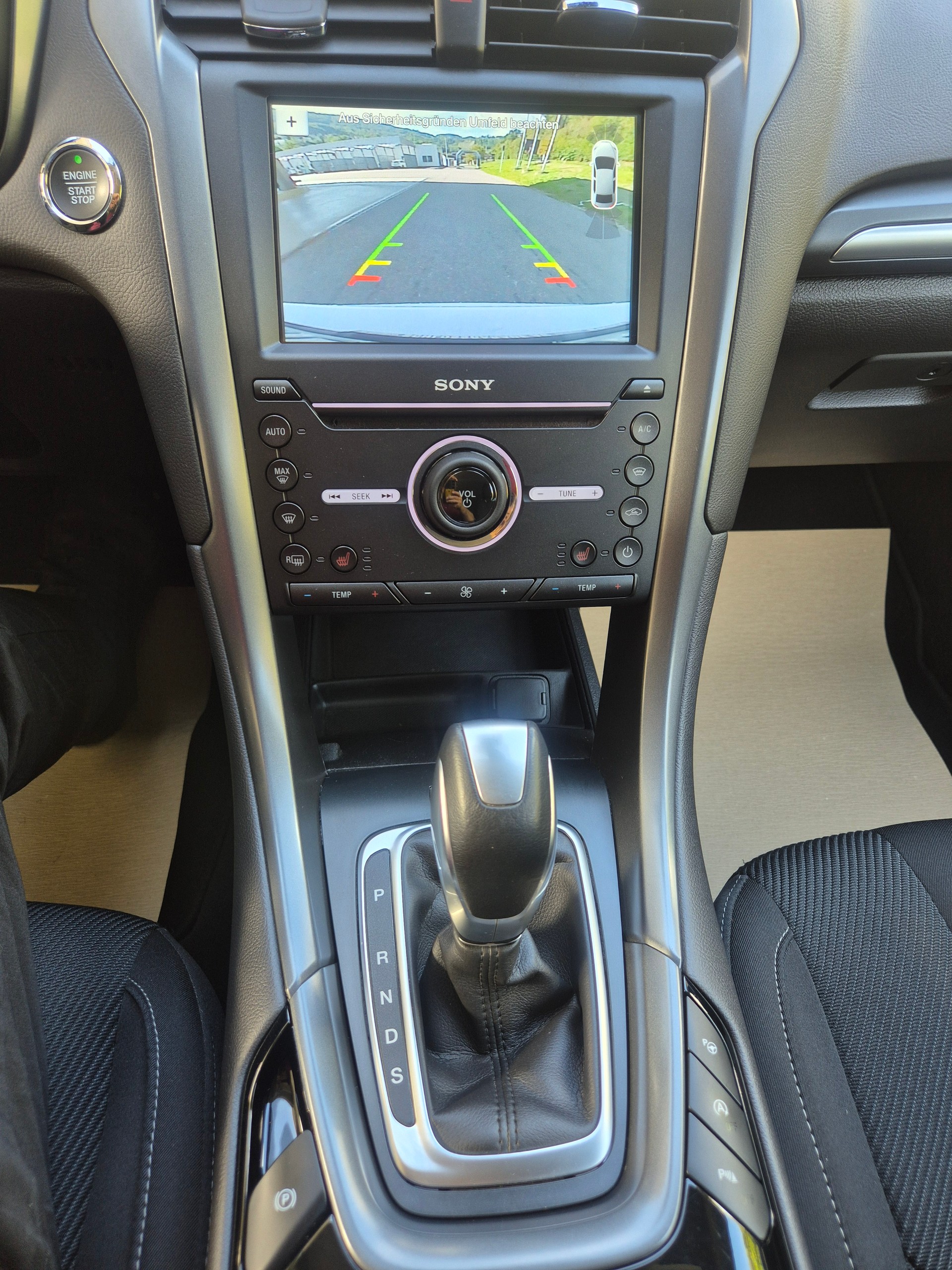 FORD Mondeo 2.0 TDCi Business Plus PowerShift-image-10