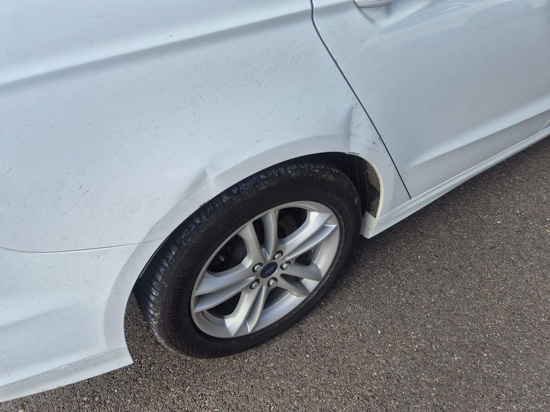 FORD Mondeo 2.0 TDCi Business Plus PowerShift-image-6