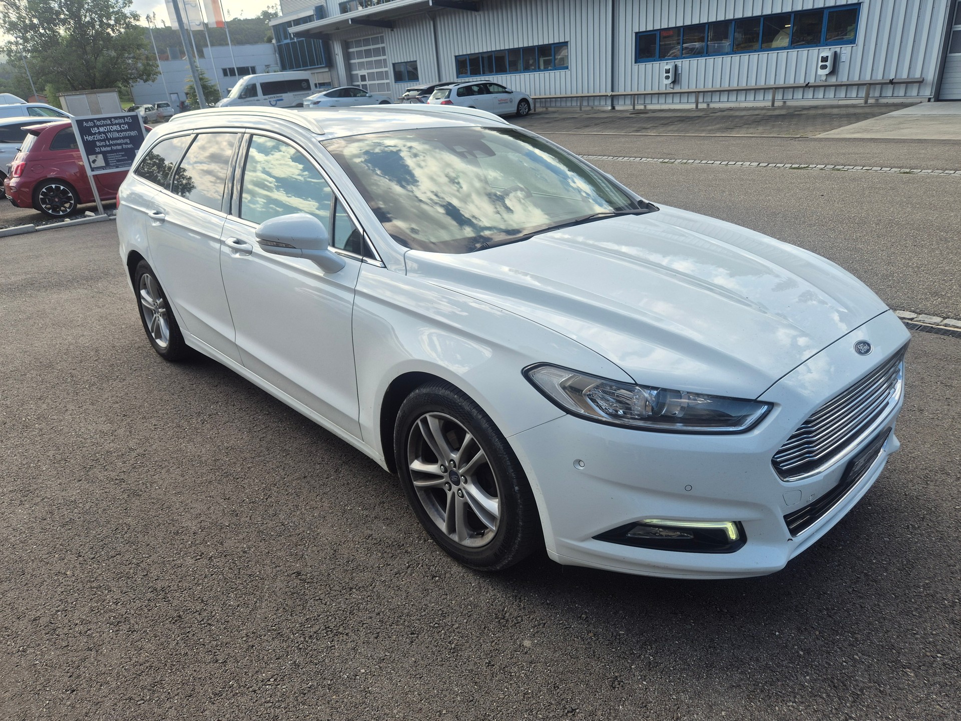 FORD Mondeo 2.0 TDCi Business Plus PowerShift-image-5