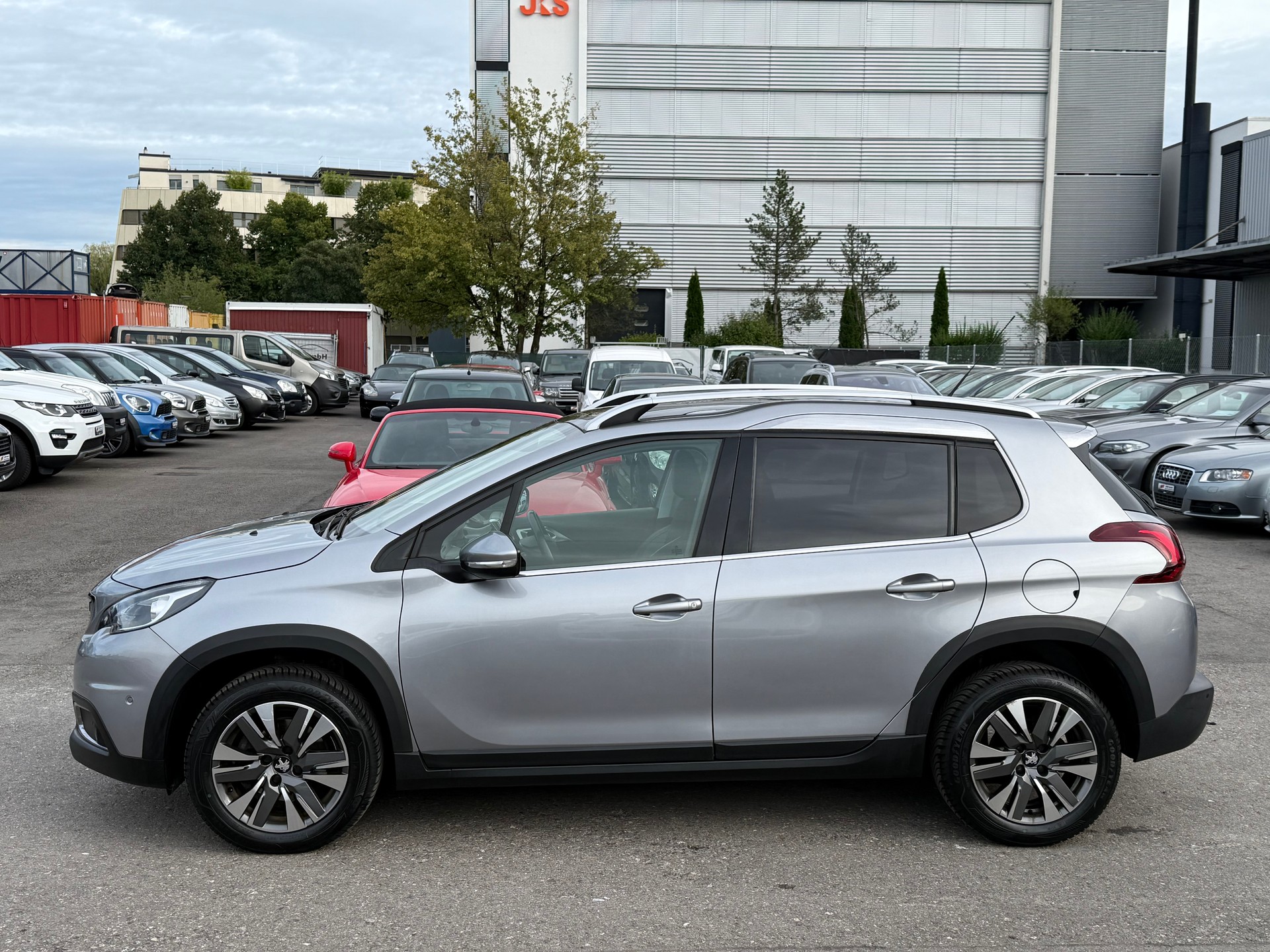 PEUGEOT 2008 1.2 PureTech Allure EAT6 / Frisch ab MFK / Zahnriemen ersetzt 2024 / 1 Jahr Garantie / 1.Hand / Rückfahrkamera / DAB / Navi-image-6