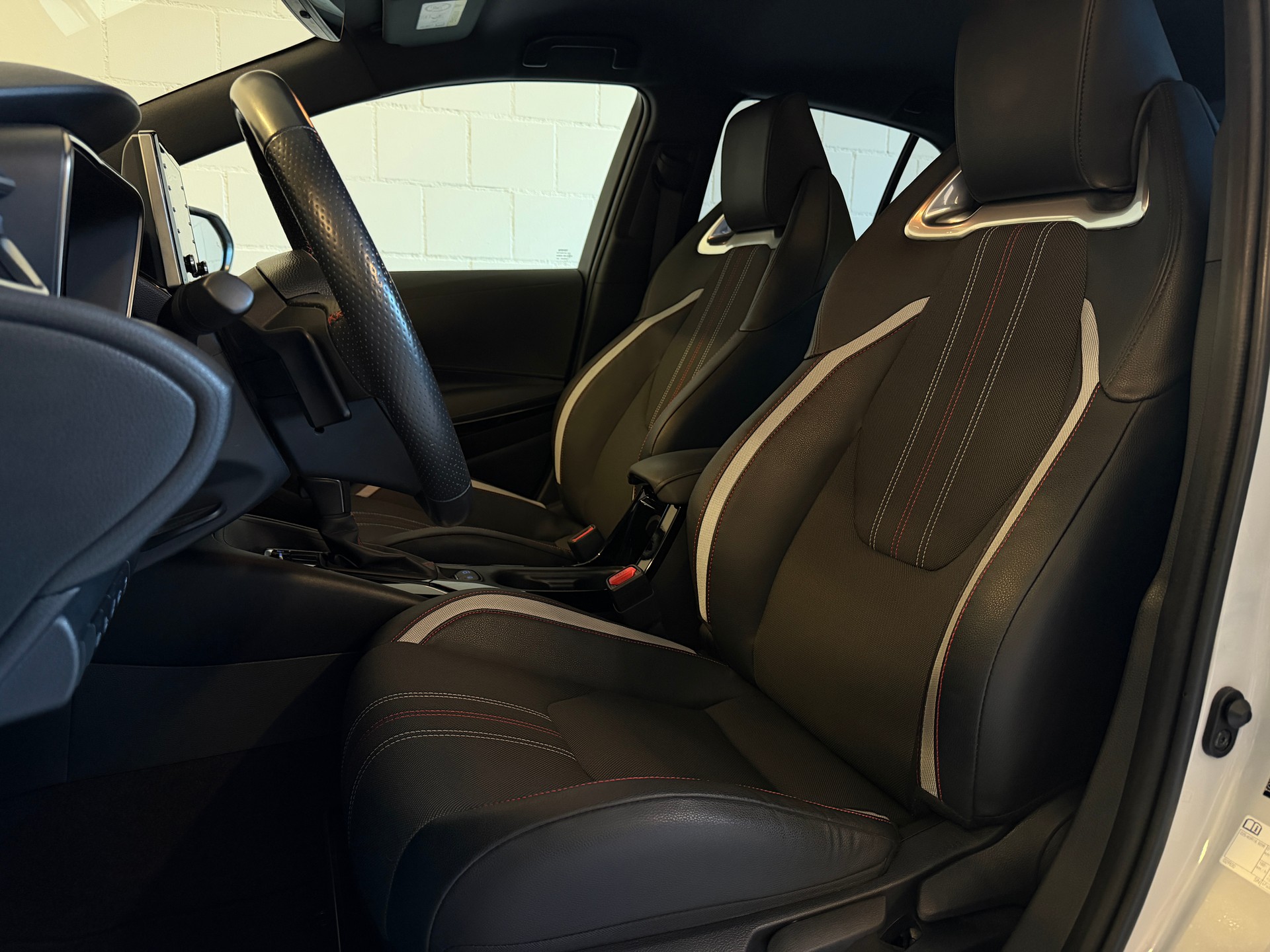 TOYOTA Corolla 2.0 HSD GR-S e-CVT-image-9