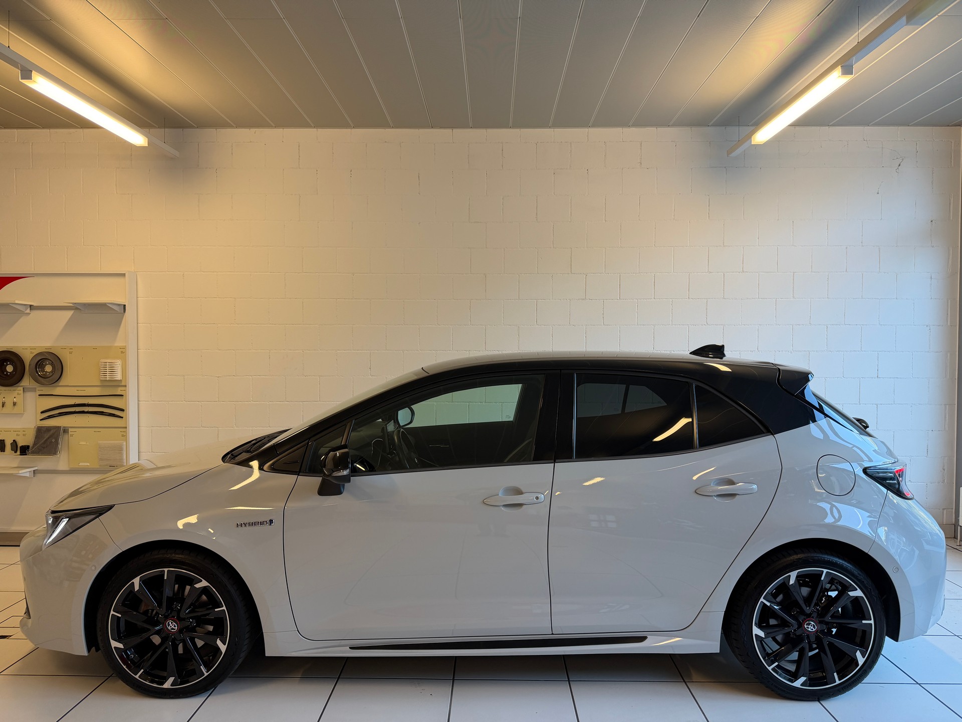 TOYOTA Corolla 2.0 HSD GR-S e-CVT-image-1