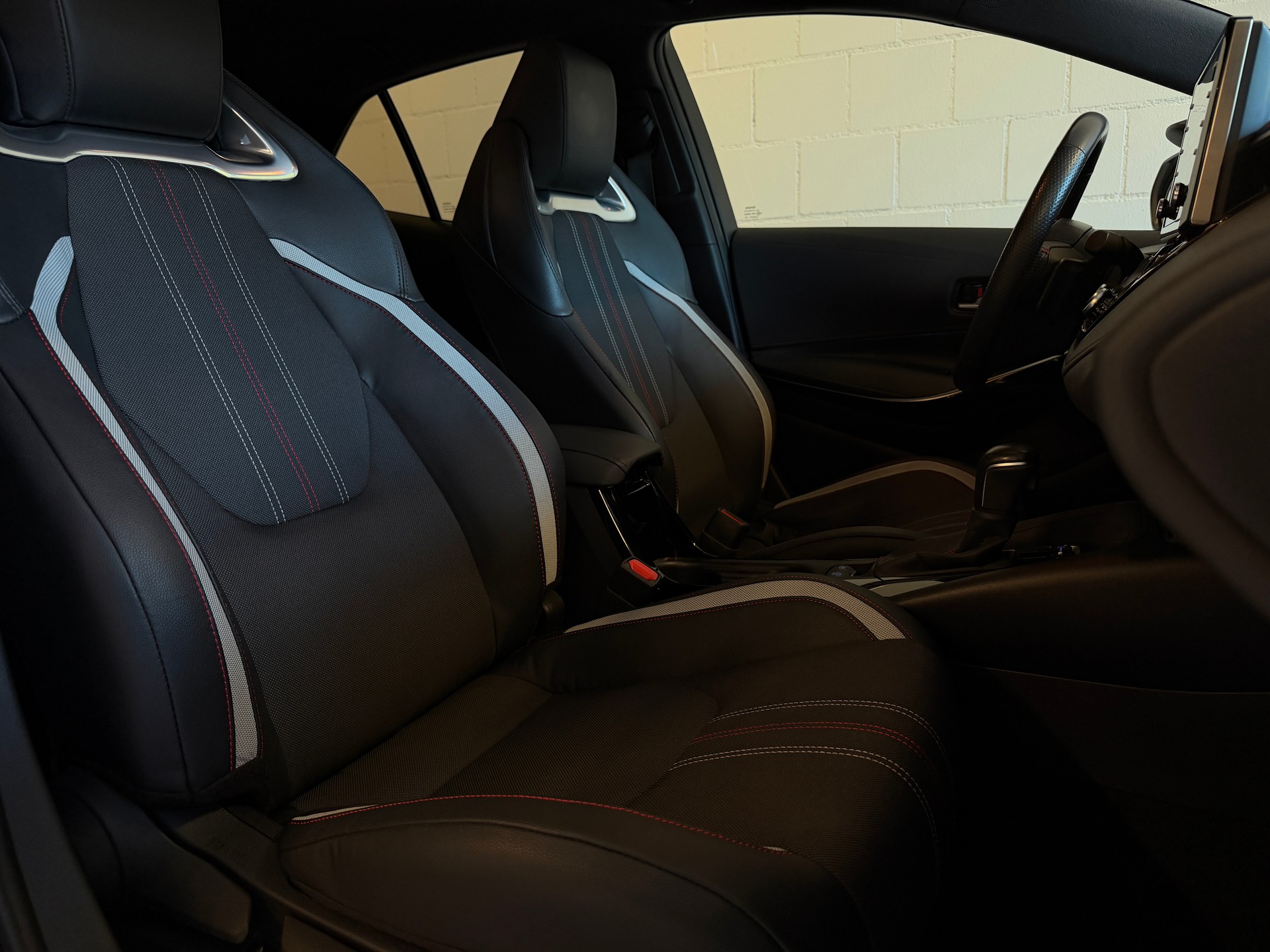 TOYOTA Corolla 2.0 HSD GR-S e-CVT-image-10