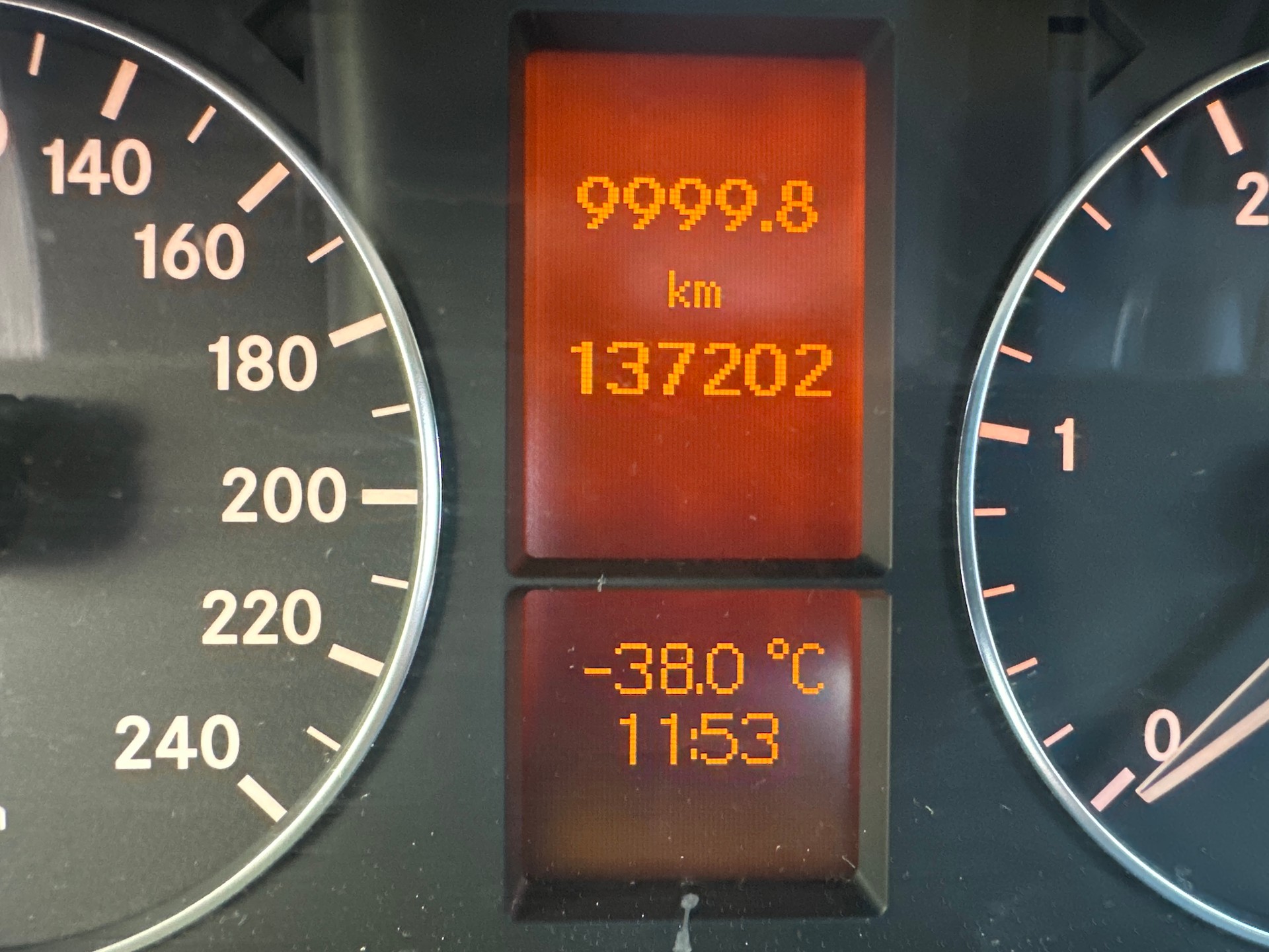 MERCEDES-BENZ A 180 CDI Elégance-image-15