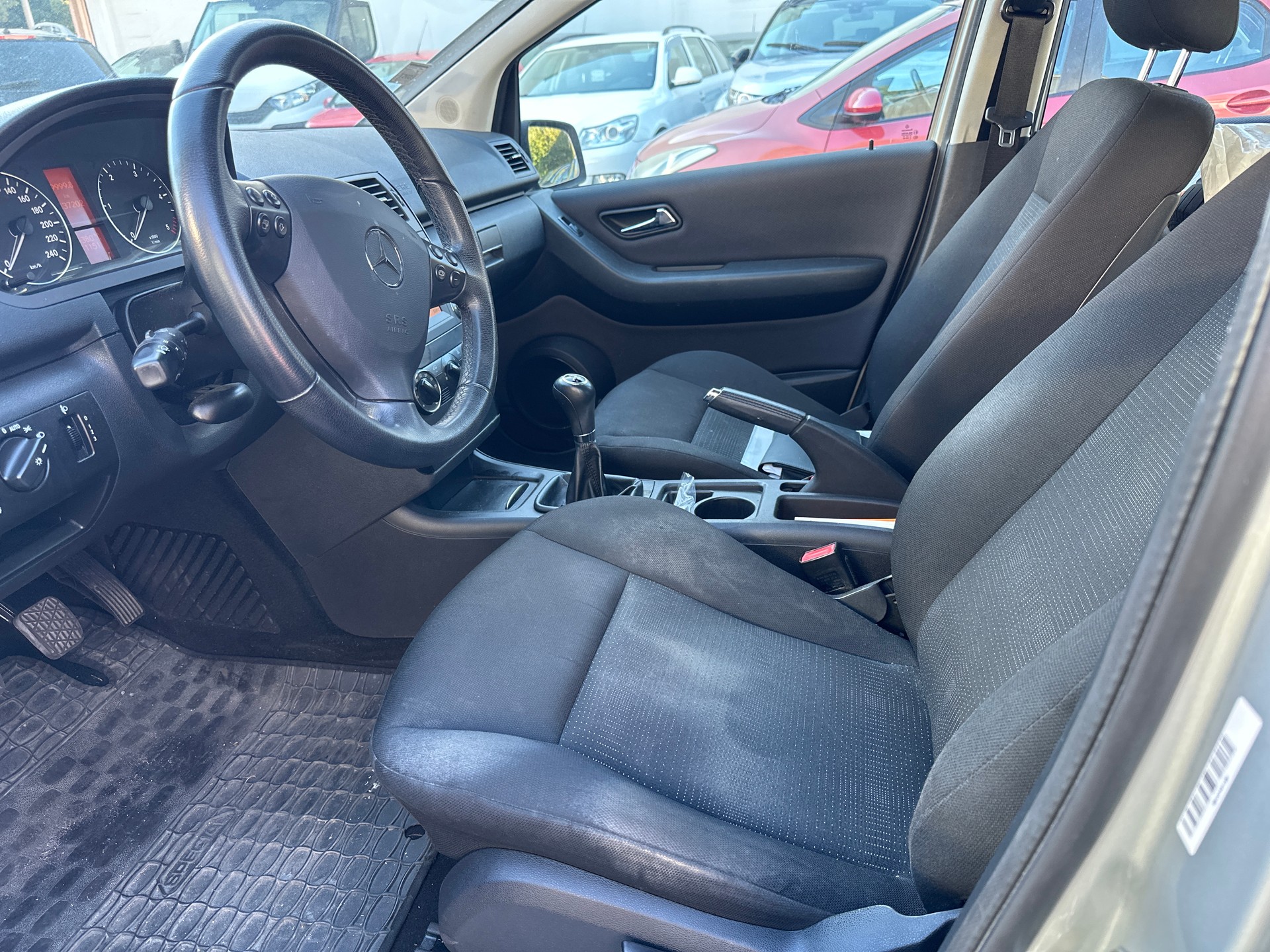 MERCEDES-BENZ A 180 CDI Elégance-image-8
