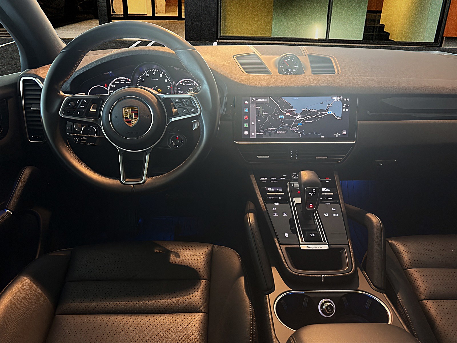 PORSCHE Cayenne 3.0 V6 / Pano-20Zoll-Standheiz-Bose-image-13