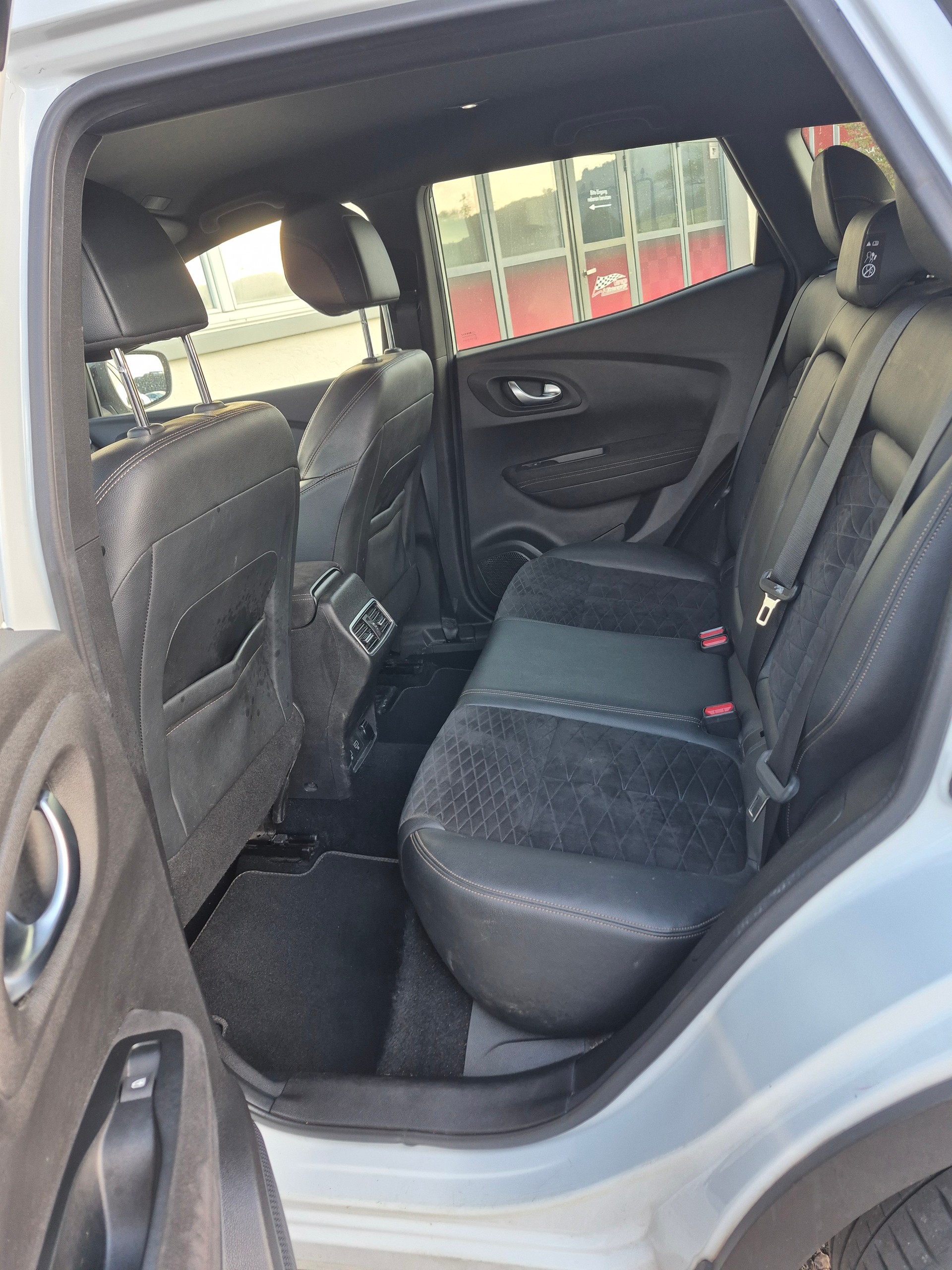 RENAULT Kadjar 1.3 16V Turbo Intens EDC-image-12