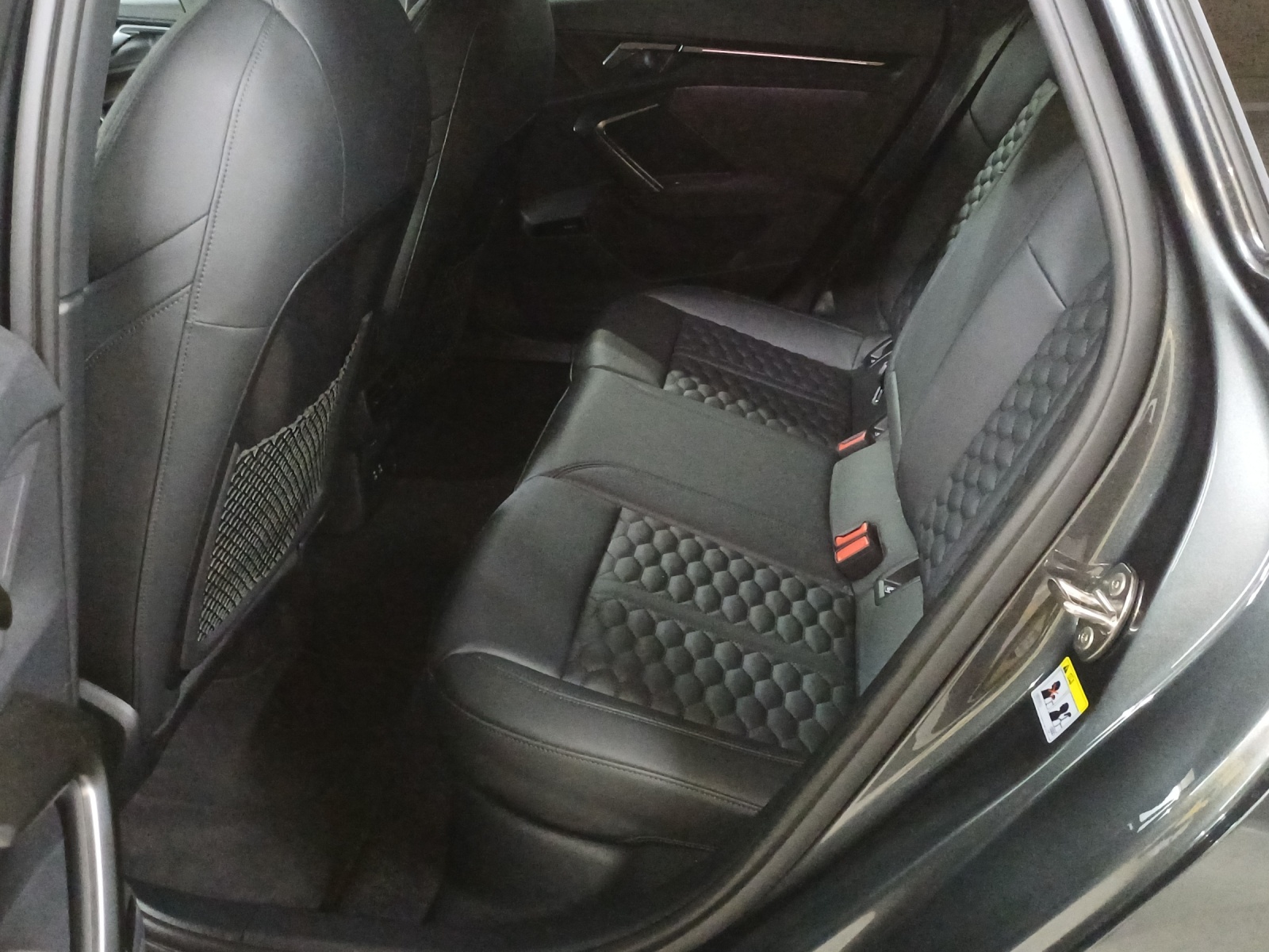 AUDI RS3 Sportback 2.5 TSI quattro S-tronic-image-11