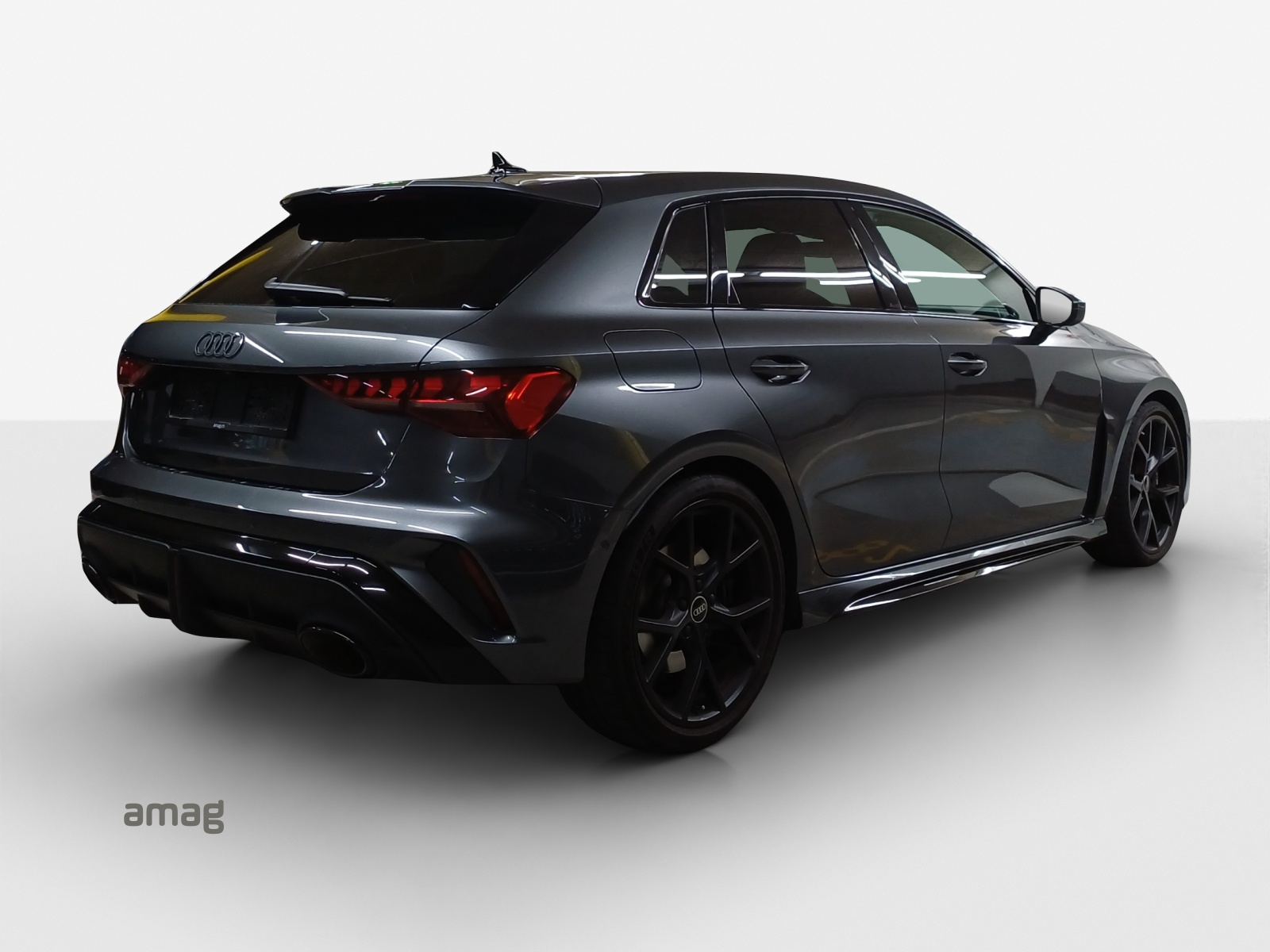 AUDI RS3 Sportback 2.5 TSI quattro S-tronic-image-4
