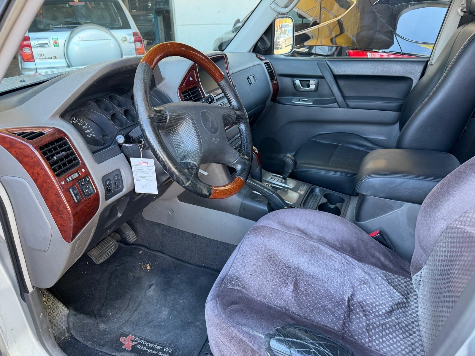 MITSUBISHI Pajero 3.5 Premium (Edition)-image-8