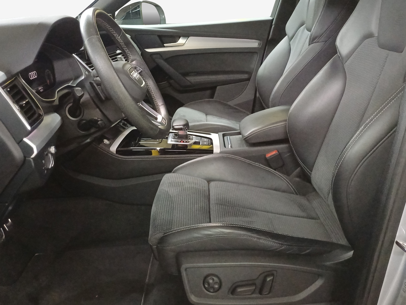 AUDI Q5 Sportback 45 TFSI S line quattro S-tronic-image-7