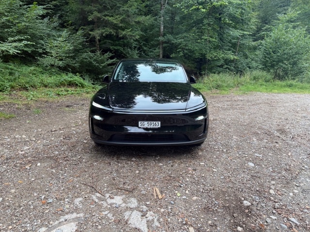 TESLA Long Range Dual Motor AWD – Solid Black – AHK – Werksgarantie bis 2030/2033-image-1