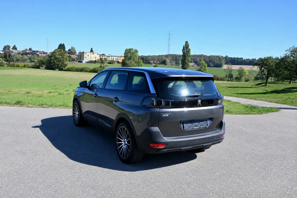 PEUGEOT 5008 1.5 BlueHDi Active Pack EAT8-image-3