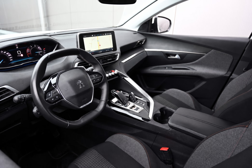 PEUGEOT 5008 1.5 BlueHDi Active Pack EAT8-image-7