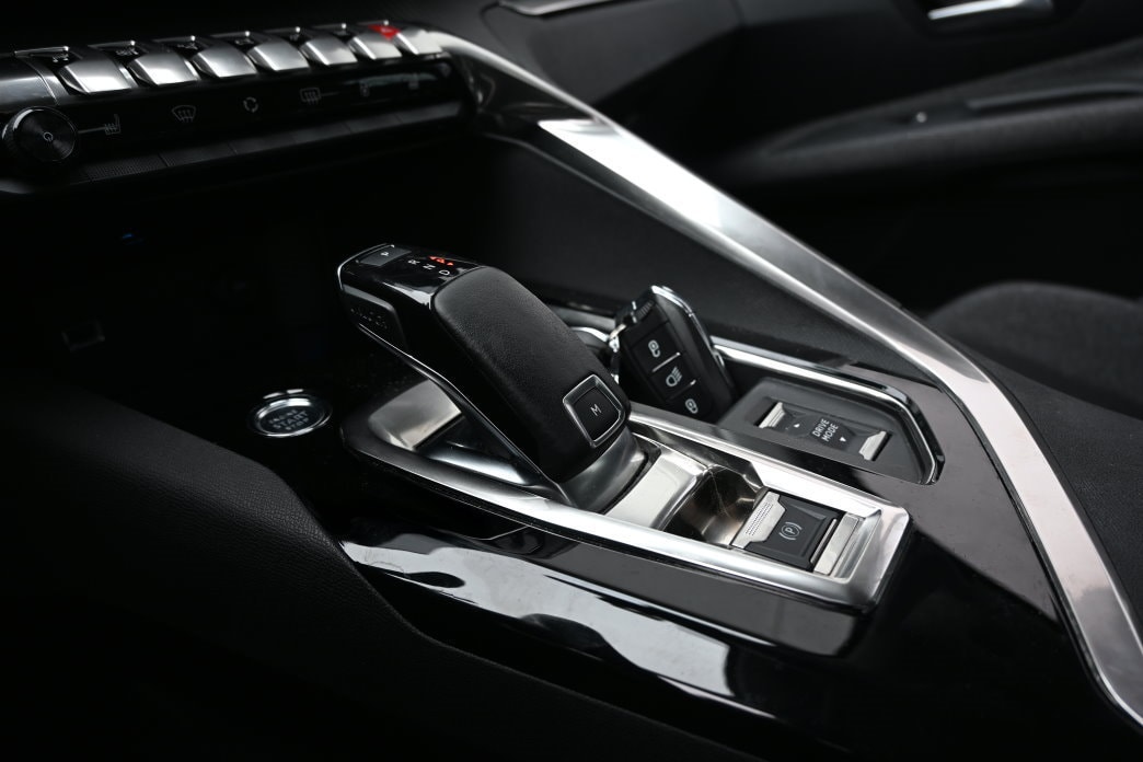 PEUGEOT 5008 1.5 BlueHDi Active Pack EAT8-image-8
