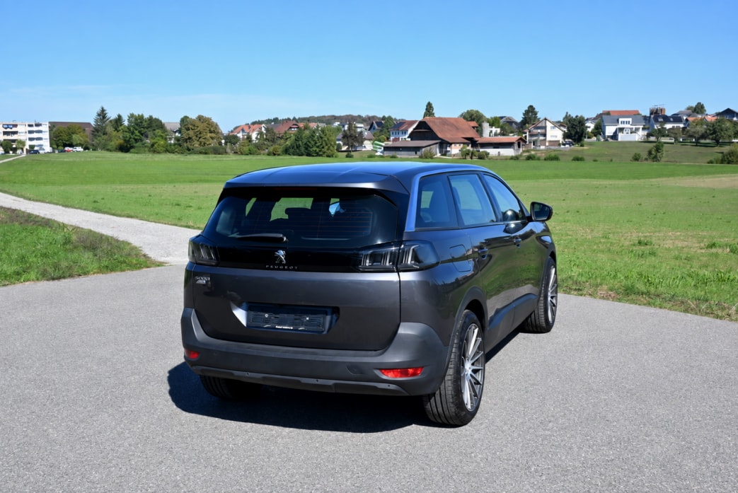 PEUGEOT 5008 1.5 BlueHDi Active Pack EAT8-image-2