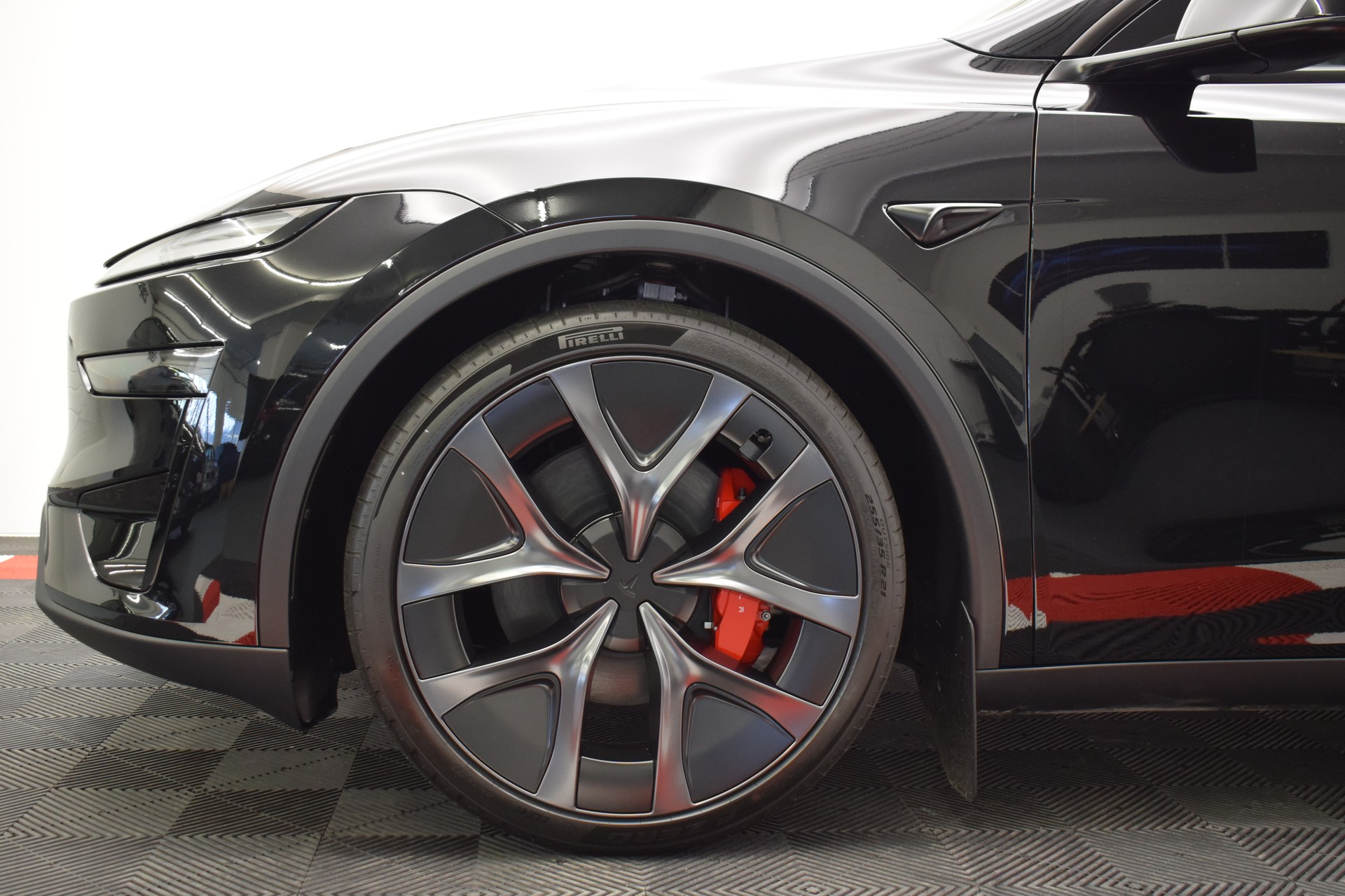 TESLA Model Y Performance AWD 626PS, Neuwagen, CH Typenschein "diamond black"-image-6