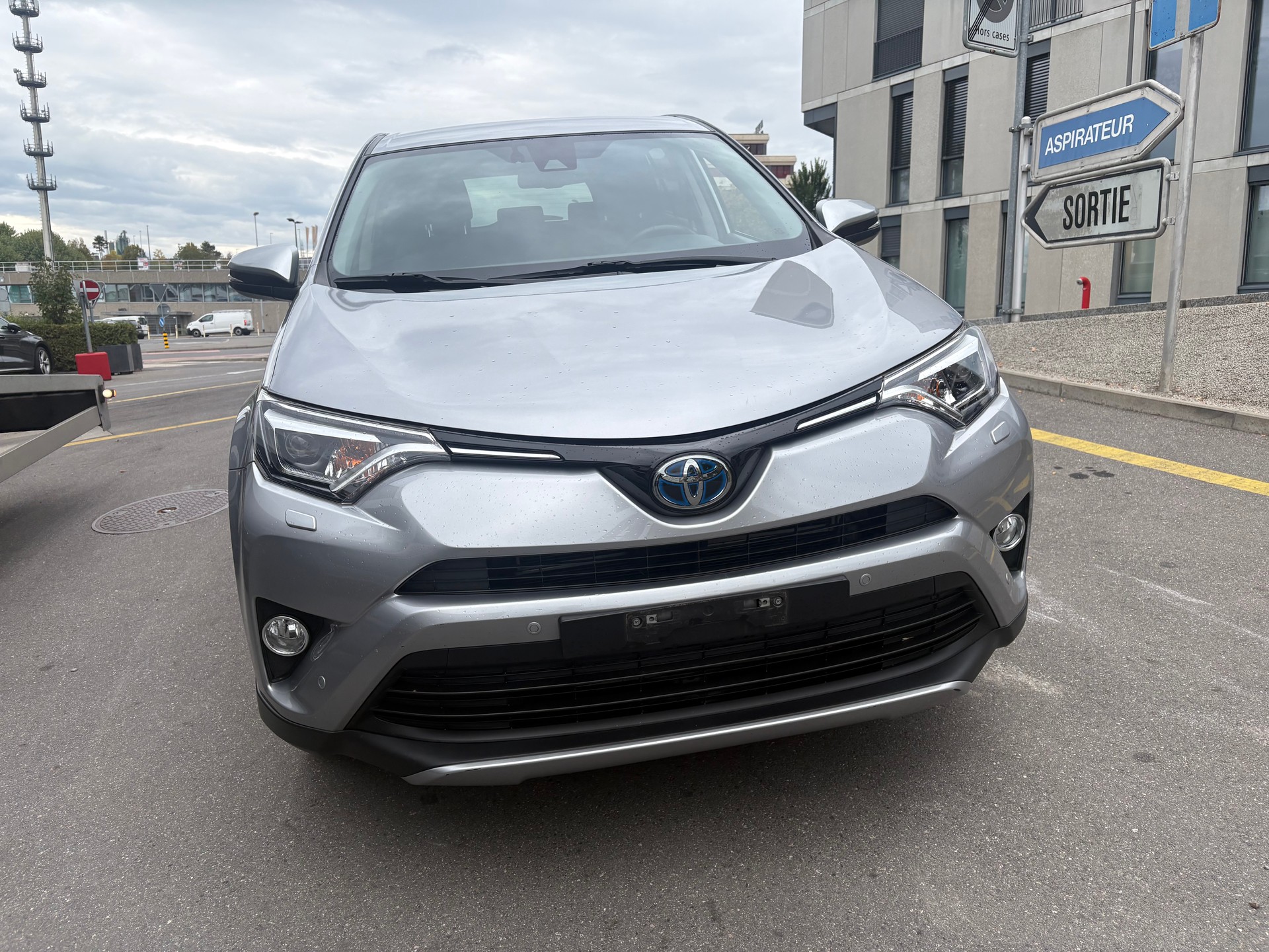 TOYOTA RAV-4 2.5 HSD Trend e-CVT-image-1