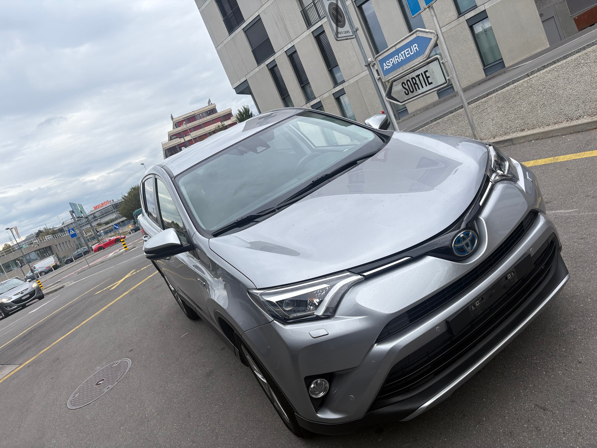 TOYOTA RAV-4 2.5 HSD Trend e-CVT-image-2