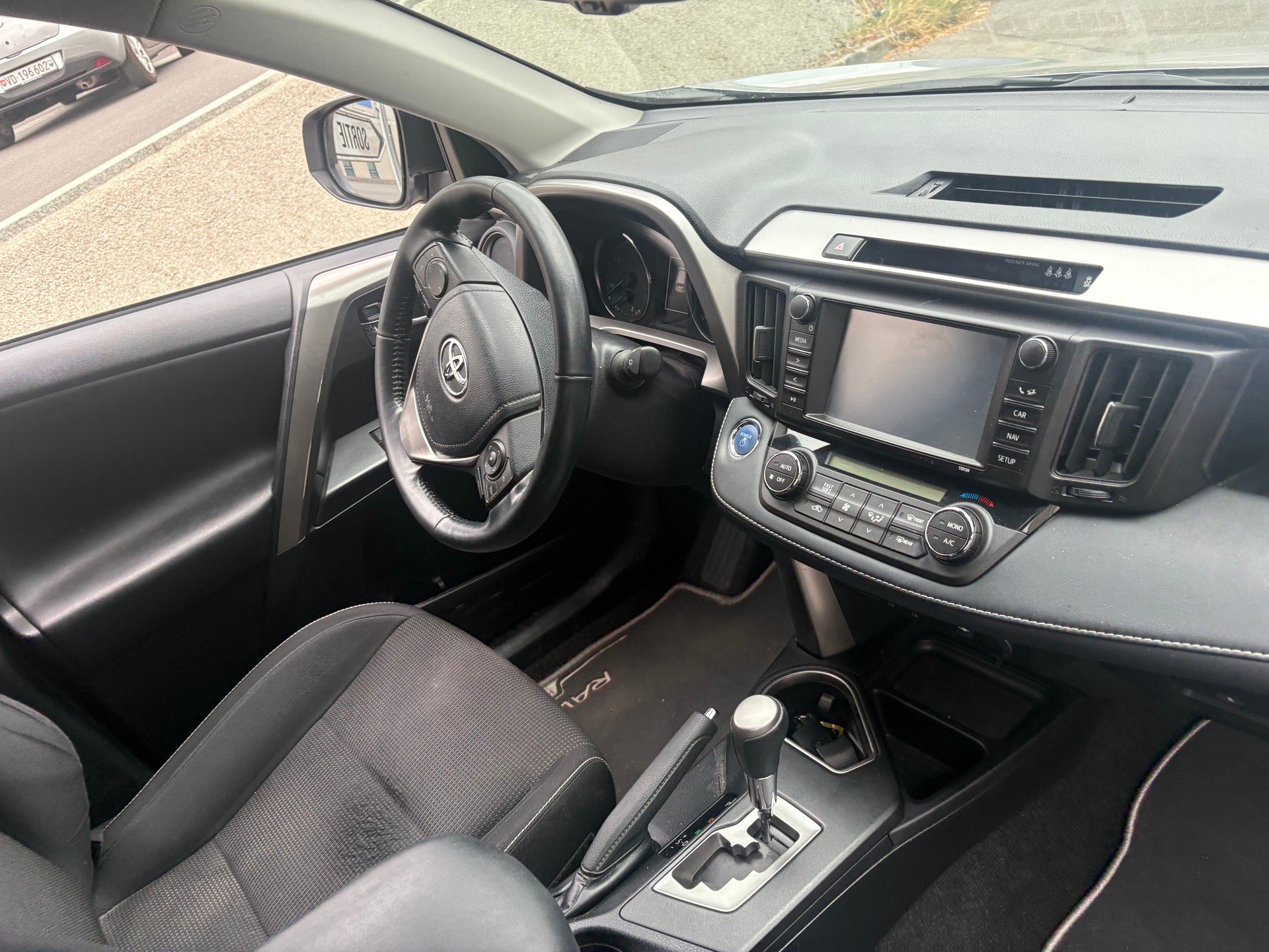 TOYOTA RAV-4 2.5 HSD Trend e-CVT-image-4