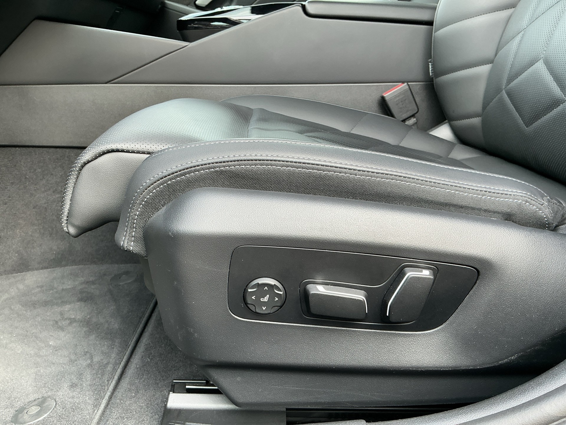 BMW 520d sDrive 48V Touring M Sport Pro Steptronic / Bowers & Wilkins-image-9