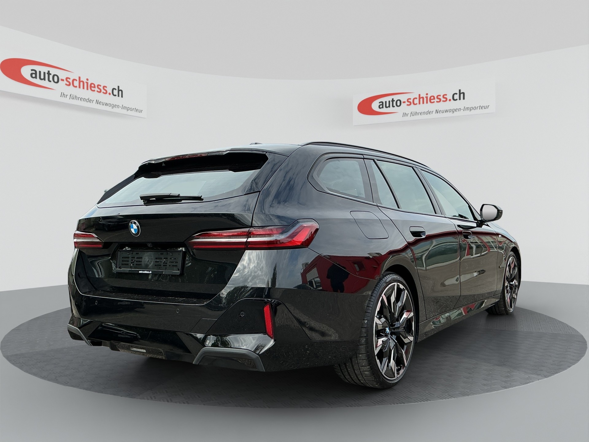 BMW 520d sDrive 48V Touring M Sport Pro Steptronic / Bowers & Wilkins-image-4