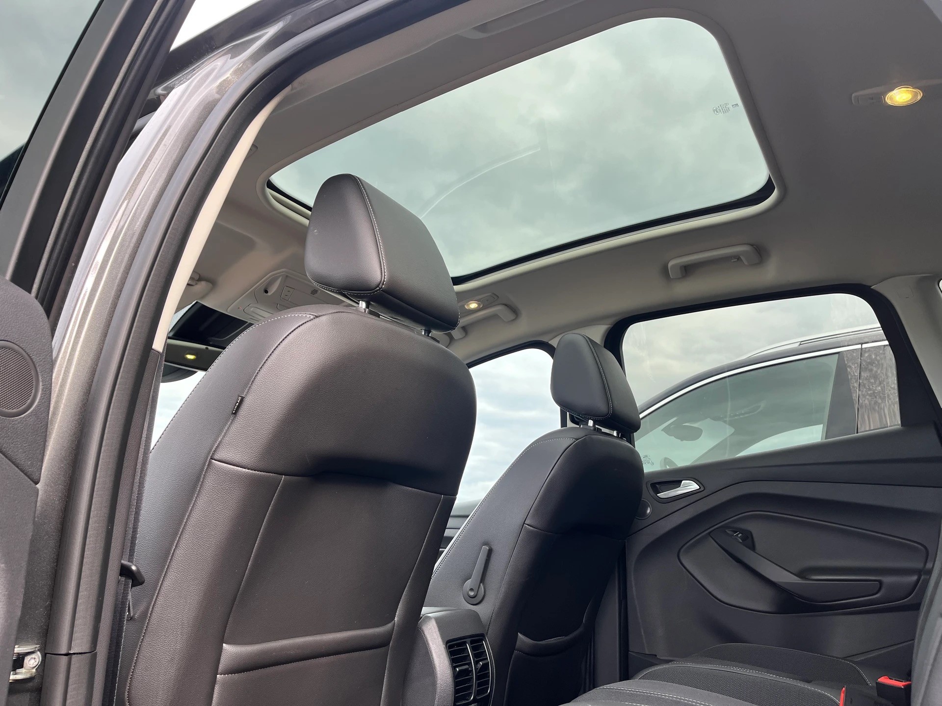 FORD C-Max 1.5 SCTi Titanium Automat-image-13