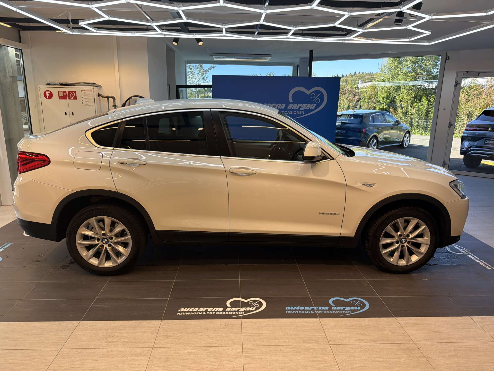 BMW X4 xDrive 35d 313PS Steptronic-Automat-image-11