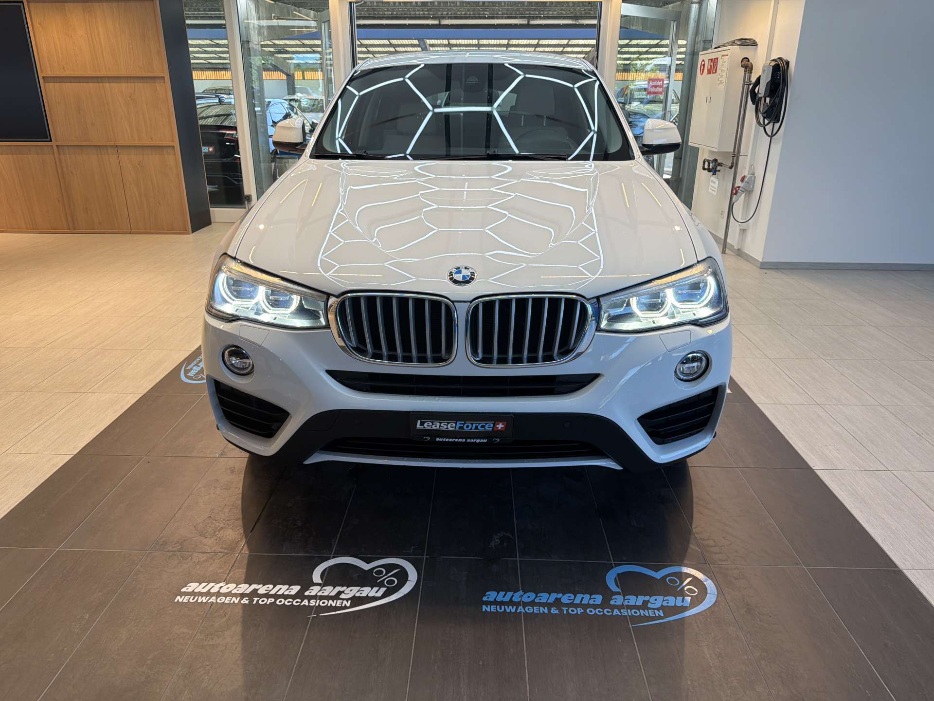 BMW X4 xDrive 35d 313PS Steptronic-Automat-image-10