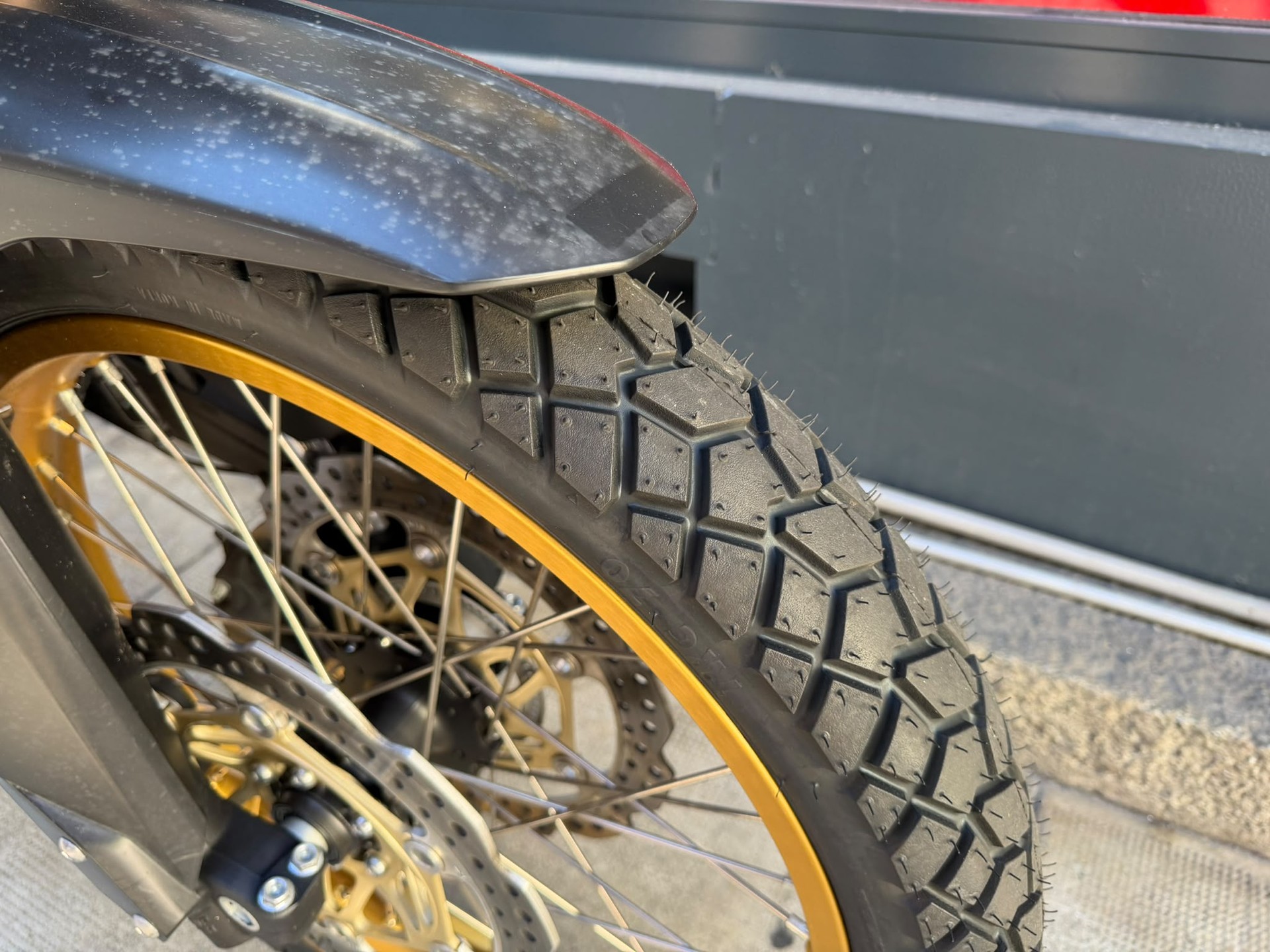 HONDA CRF 1000A Africa Twin-image-4