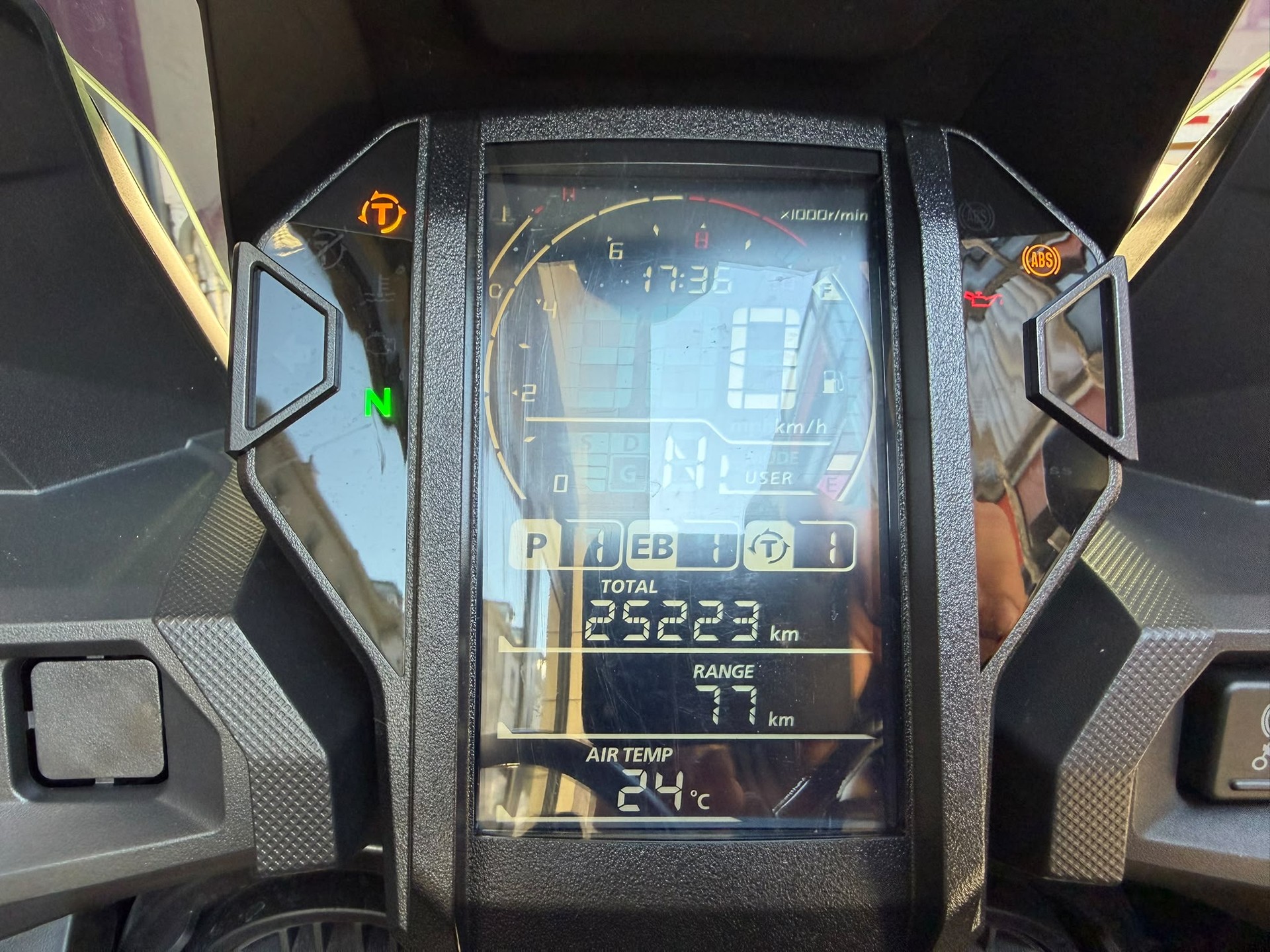 HONDA CRF 1000A Africa Twin-image-15