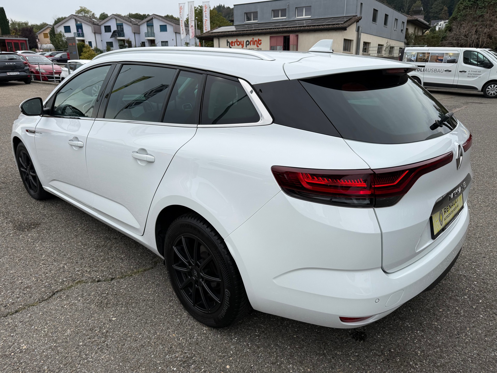 RENAULT Mégane Grandtour 1.3 16V Turbo Techno EDC-image-3