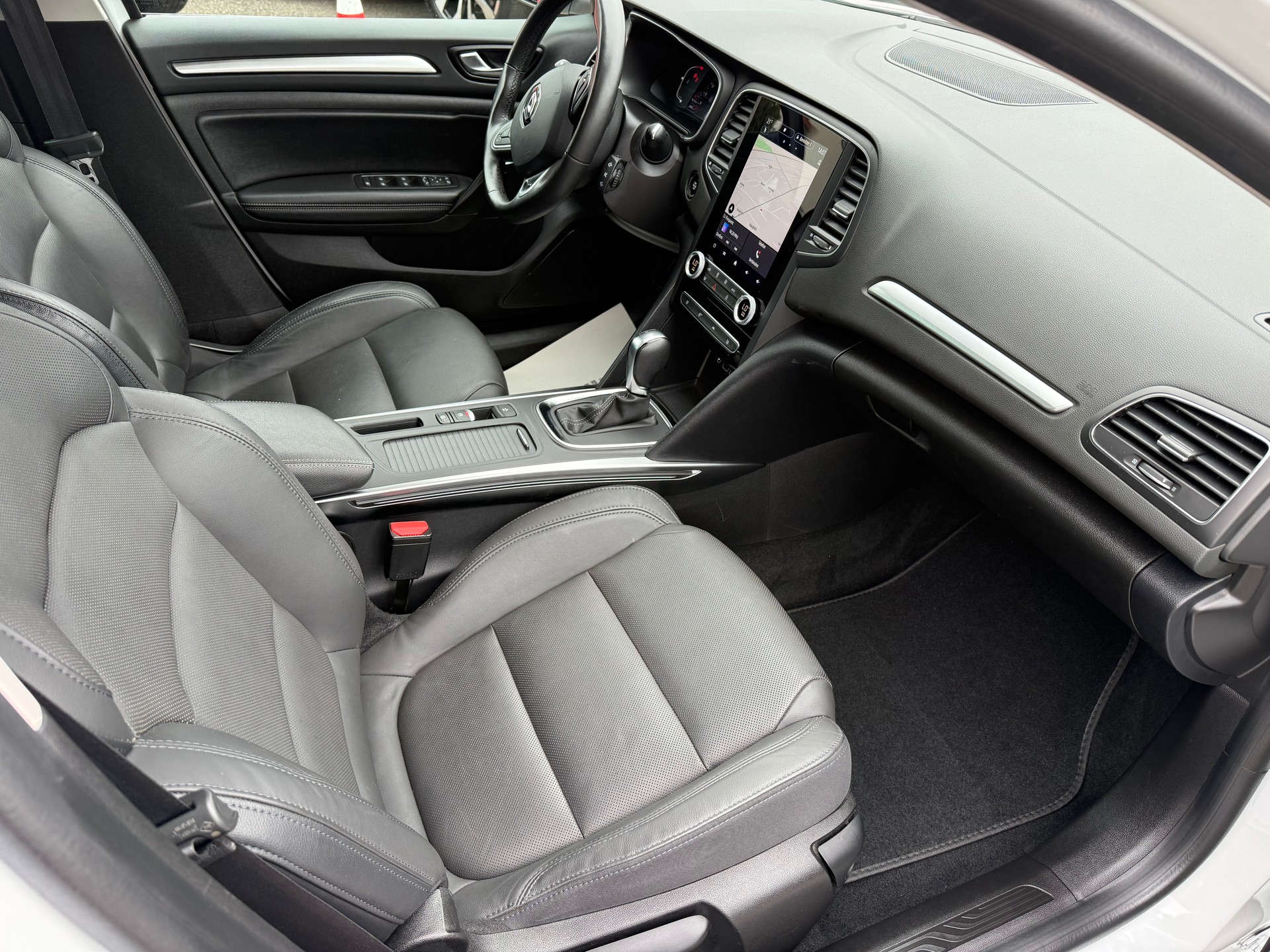 RENAULT Mégane Grandtour 1.3 16V Turbo Techno EDC-image-9
