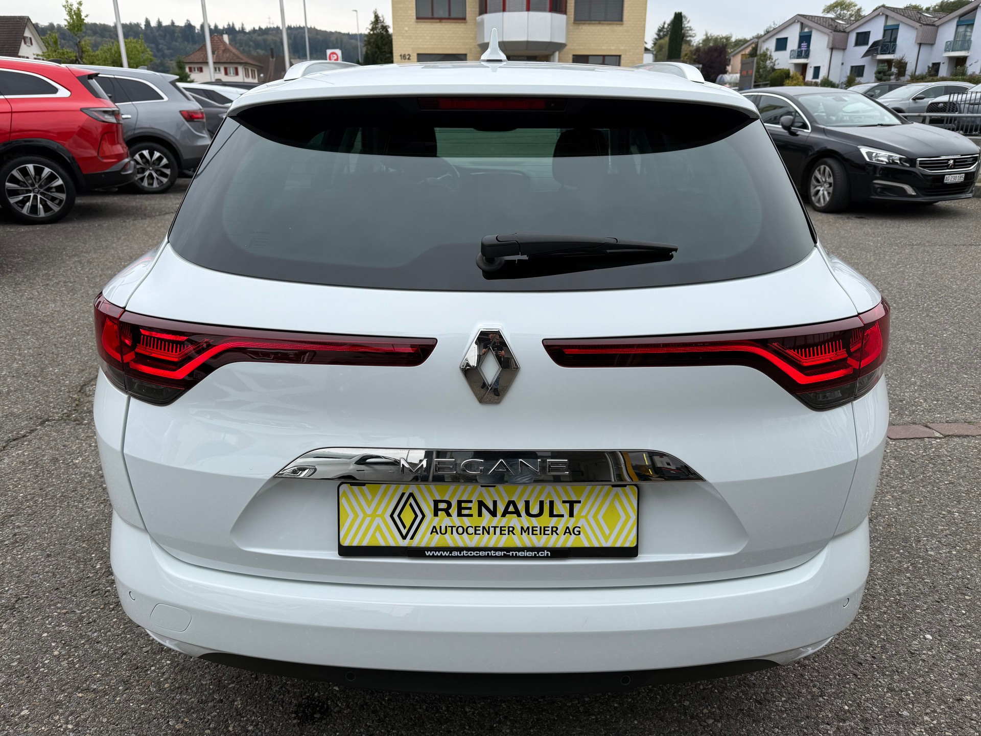 RENAULT Mégane Grandtour 1.3 16V Turbo Techno EDC-image-4