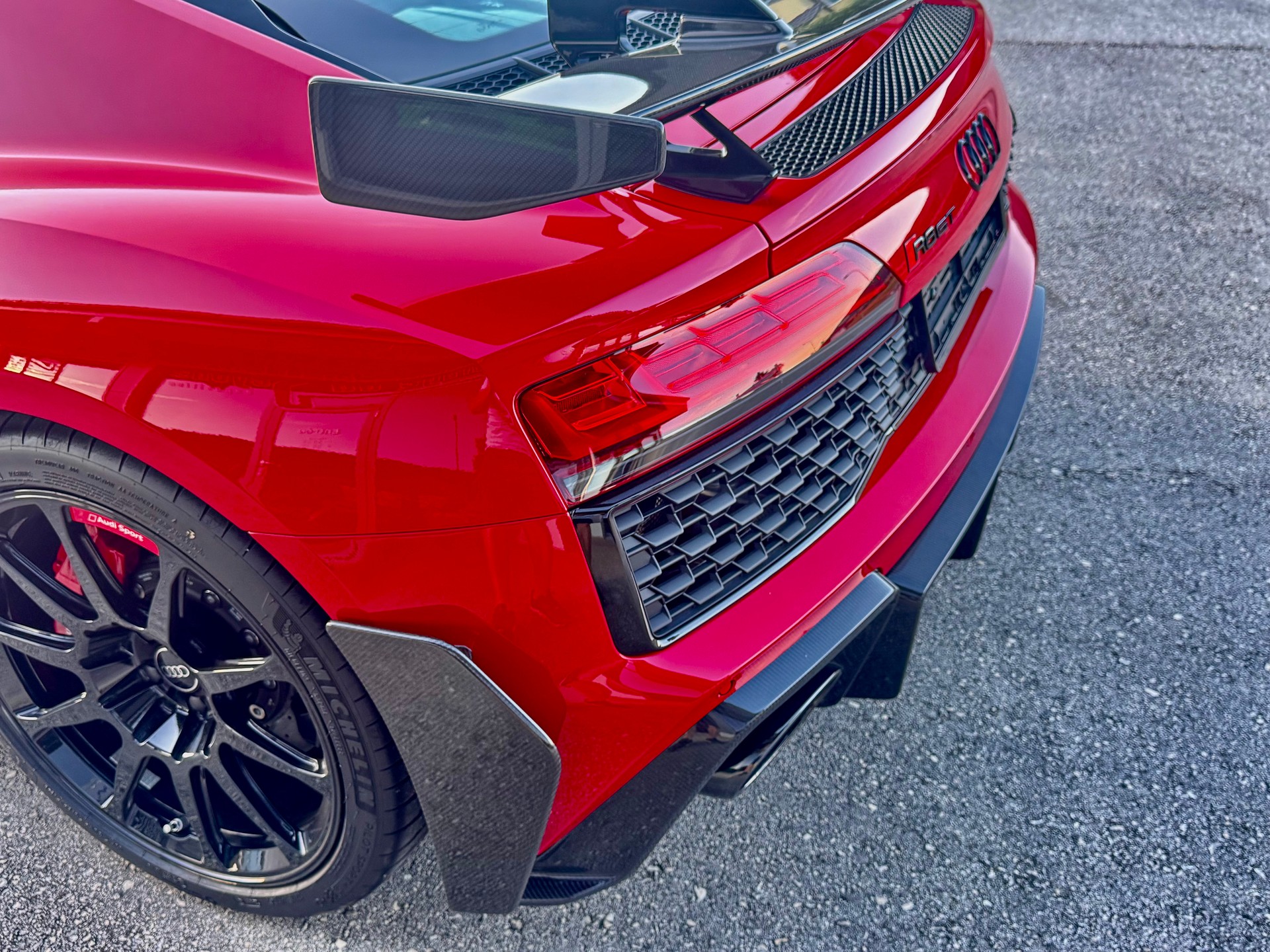 AUDI R8 Coupé GT No 110/333 (collector)-image-6