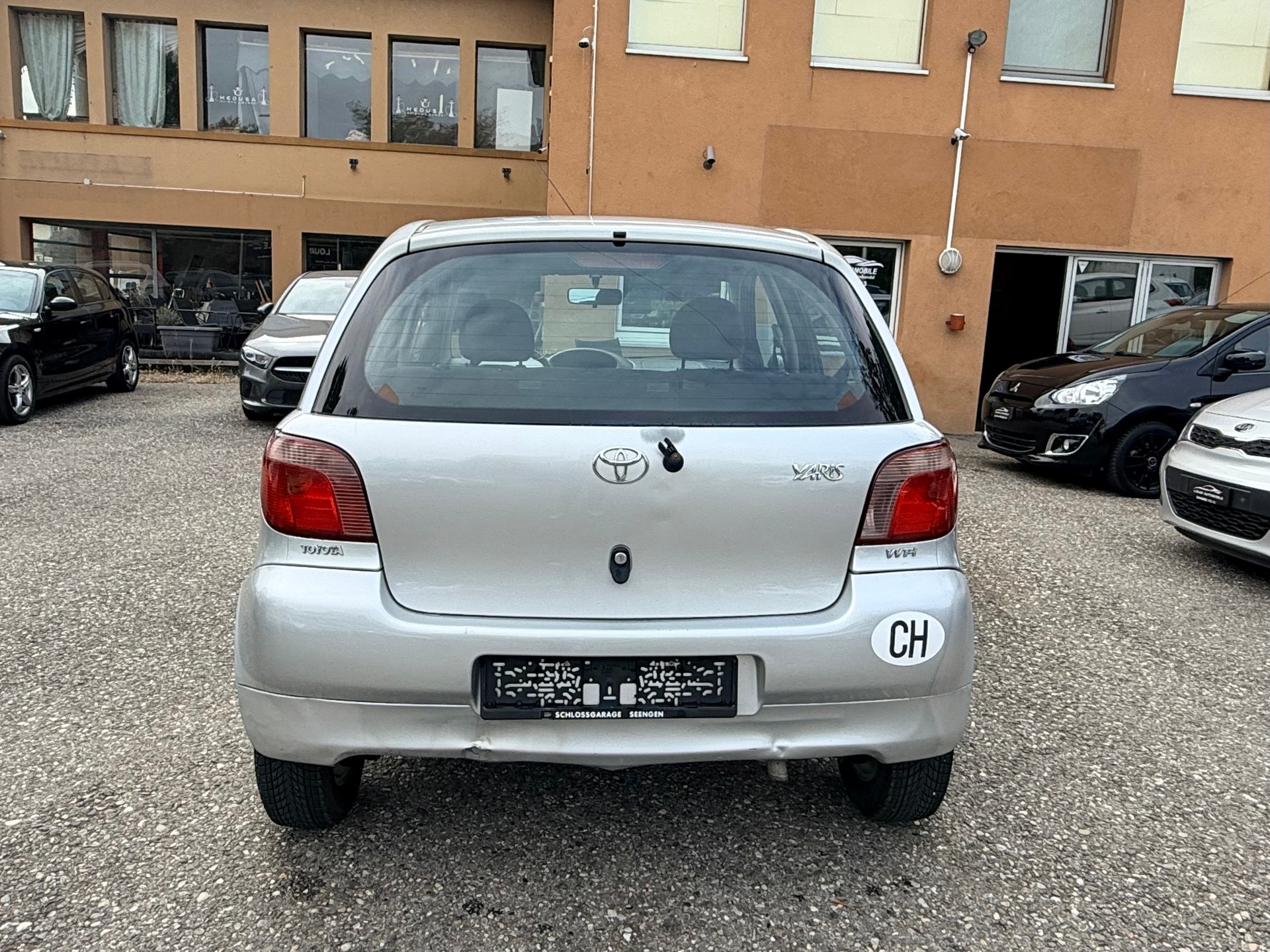 TOYOTA Yaris 1.3 Linea Sol-image-5
