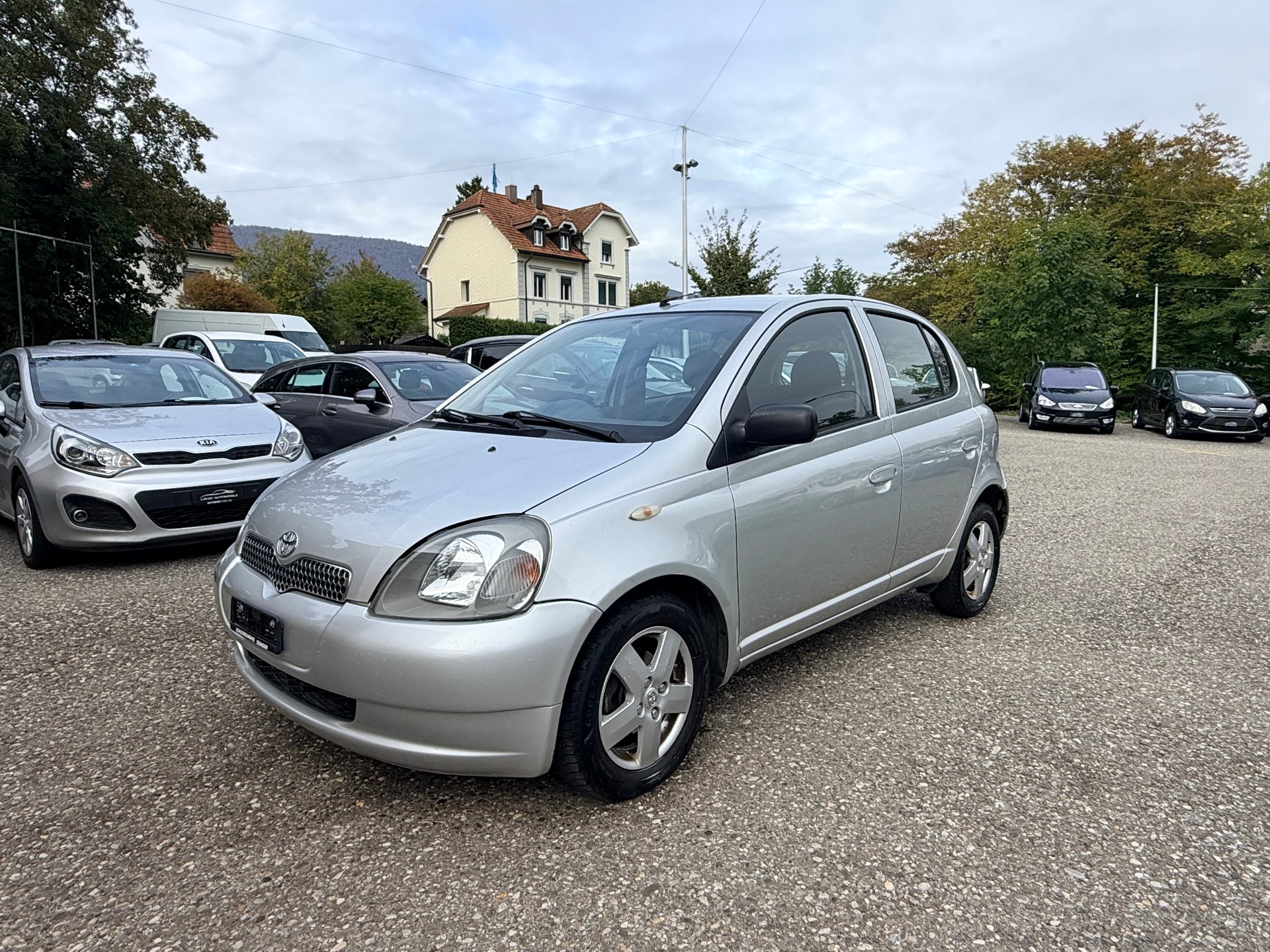 TOYOTA Yaris 1.3 Linea Sol-image-12