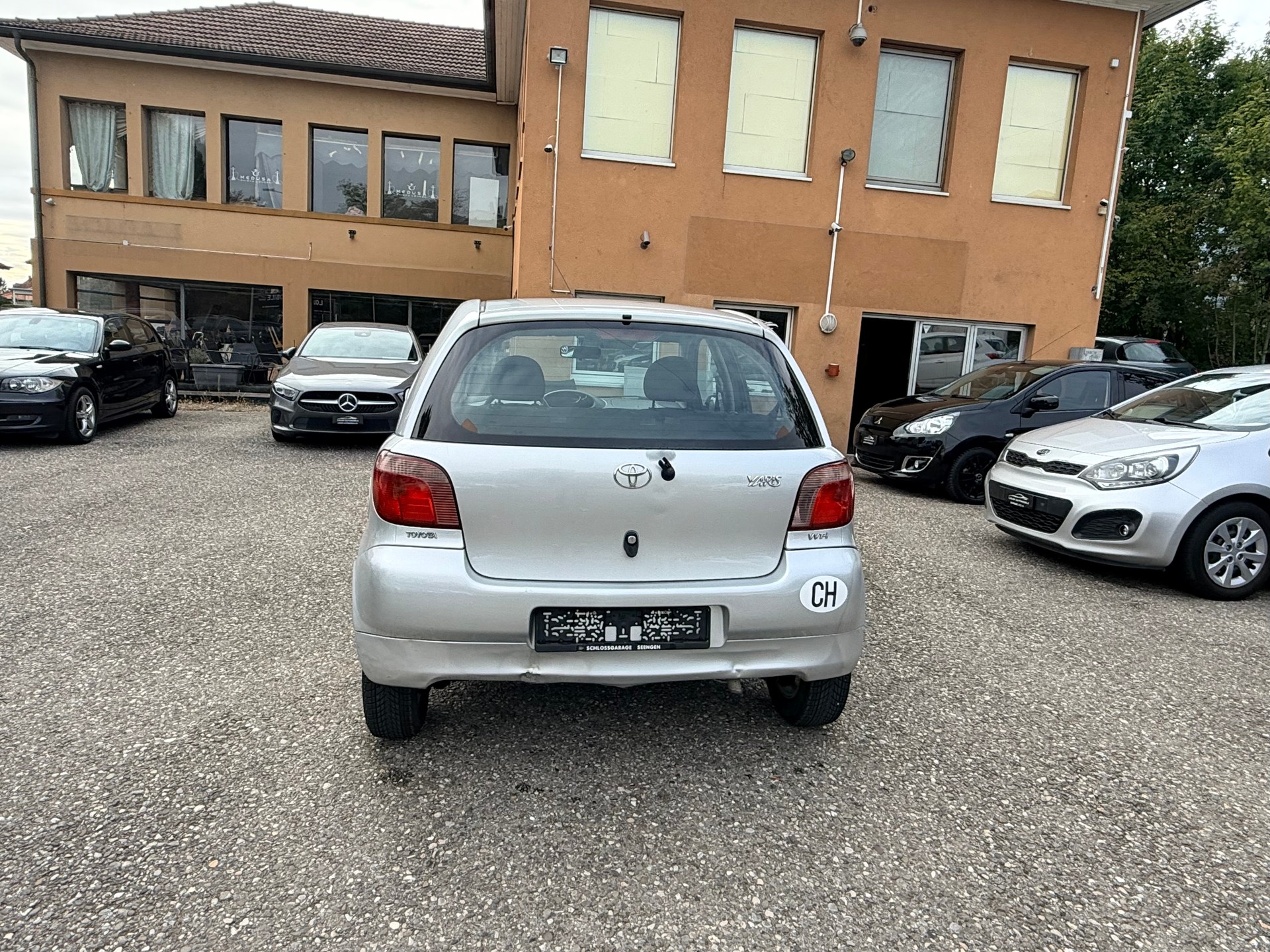 TOYOTA Yaris 1.3 Linea Sol-image-11