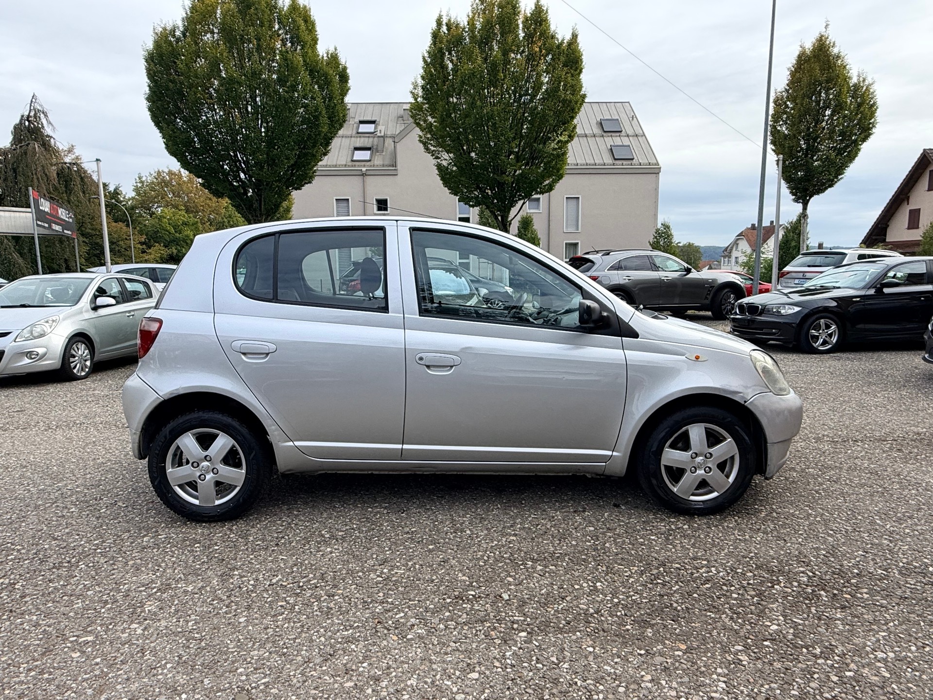 TOYOTA Yaris 1.3 Linea Sol-image-2