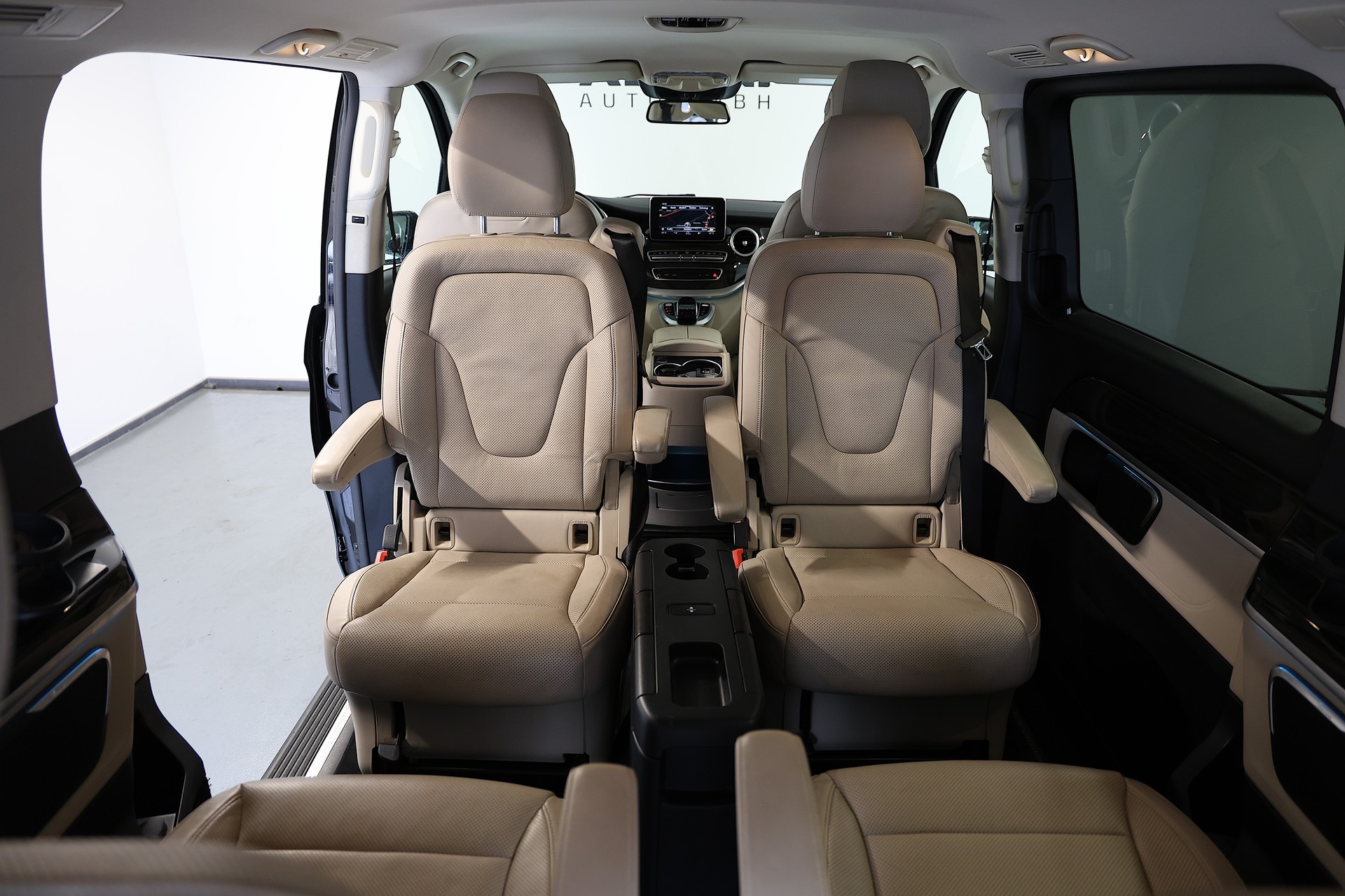 MERCEDES-BENZ V 250 d BlueTec Ava.extr.l. 4m Van-image-12