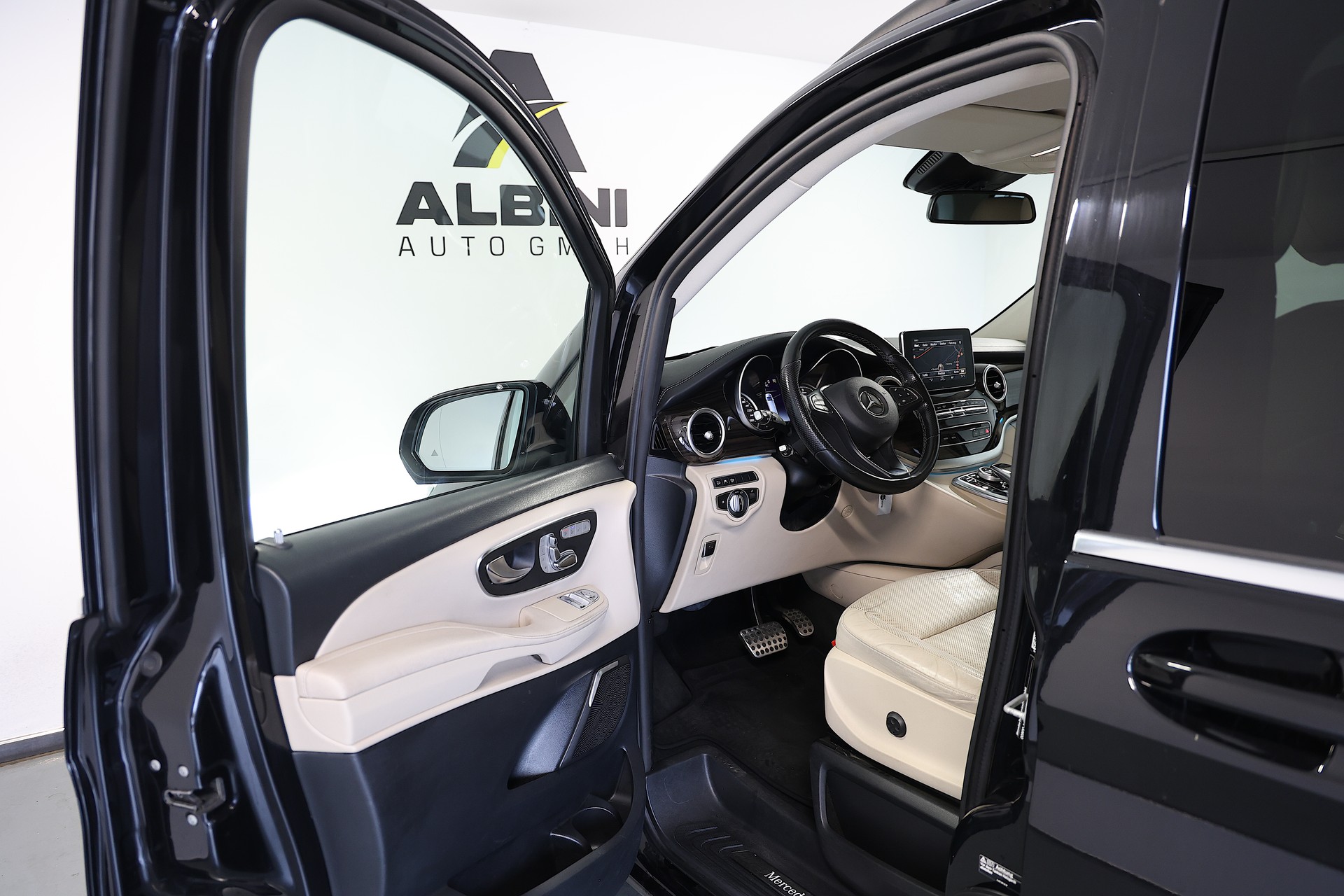 MERCEDES-BENZ V 250 d BlueTec Ava.extr.l. 4m Van-image-4