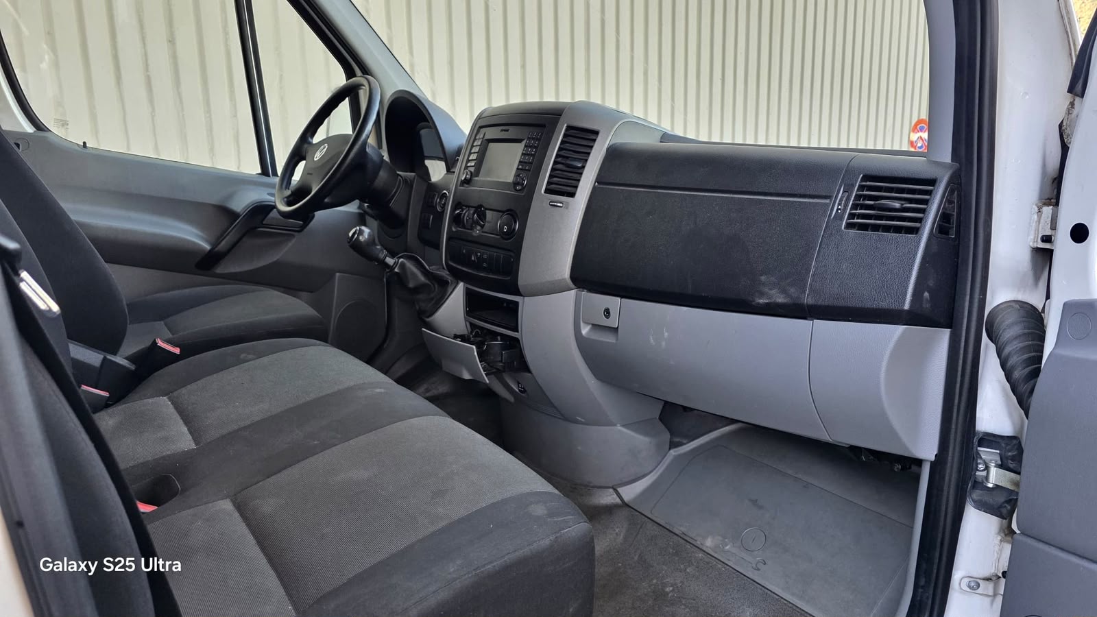VW Crafter 35L 2.0 TDI-image-11