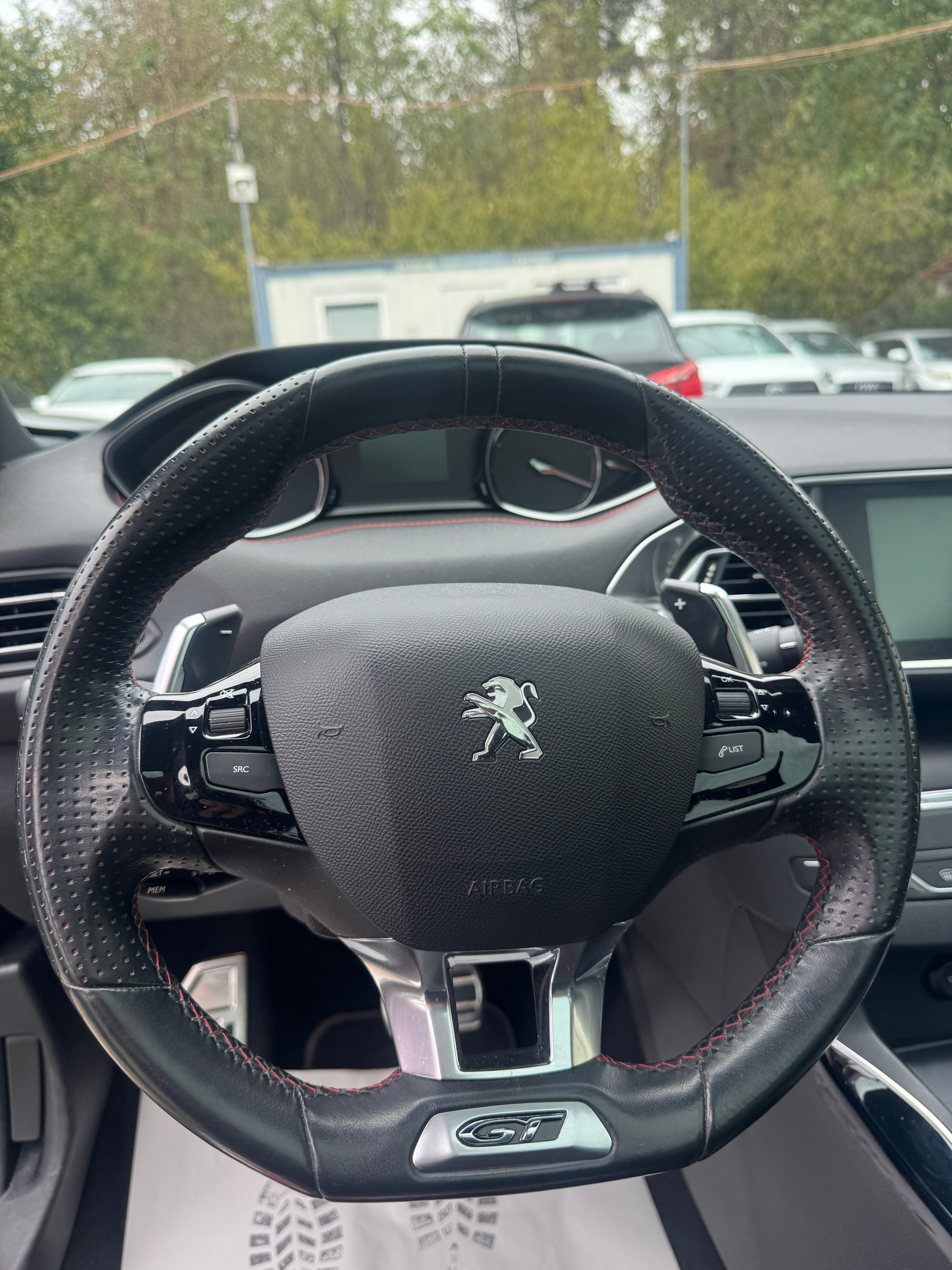 PEUGEOT 308 SW 2.0 BlueHDI GT Automatic-image-12