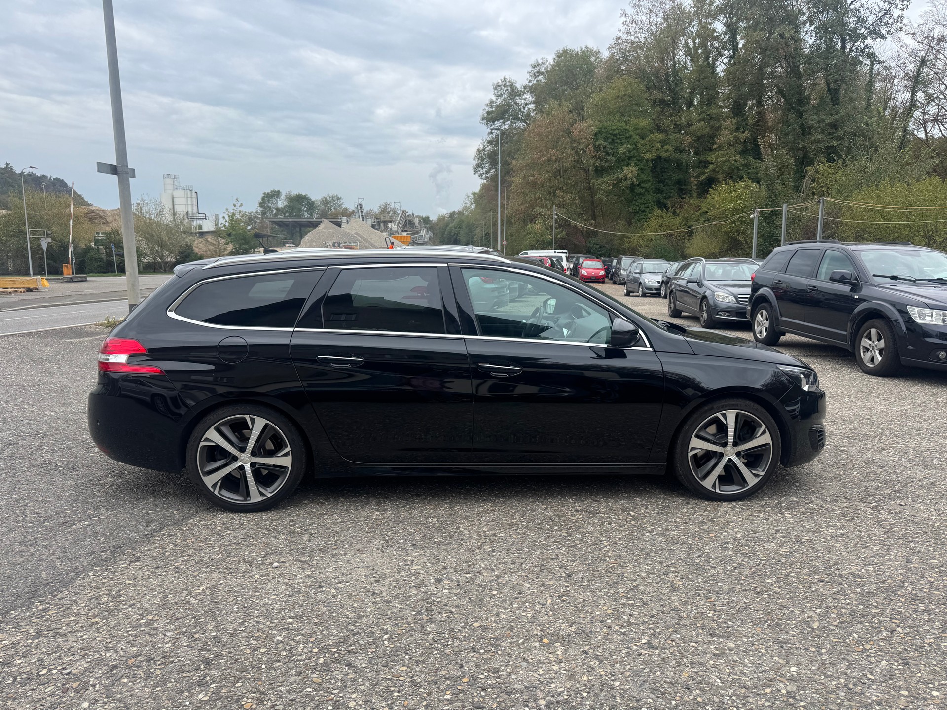 PEUGEOT 308 SW 2.0 BlueHDI GT Automatic-image-3