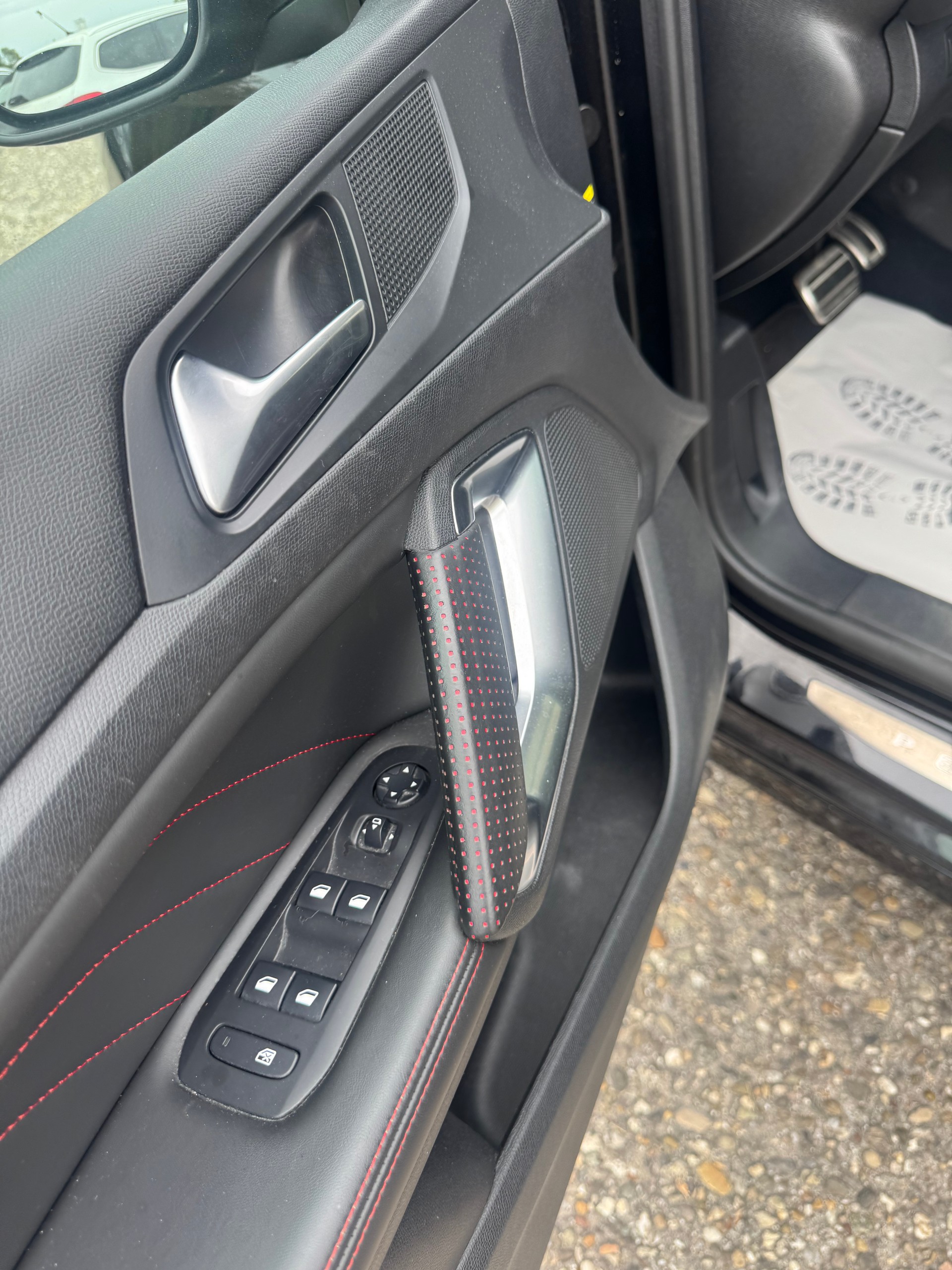 PEUGEOT 308 SW 2.0 BlueHDI GT Automatic-image-14