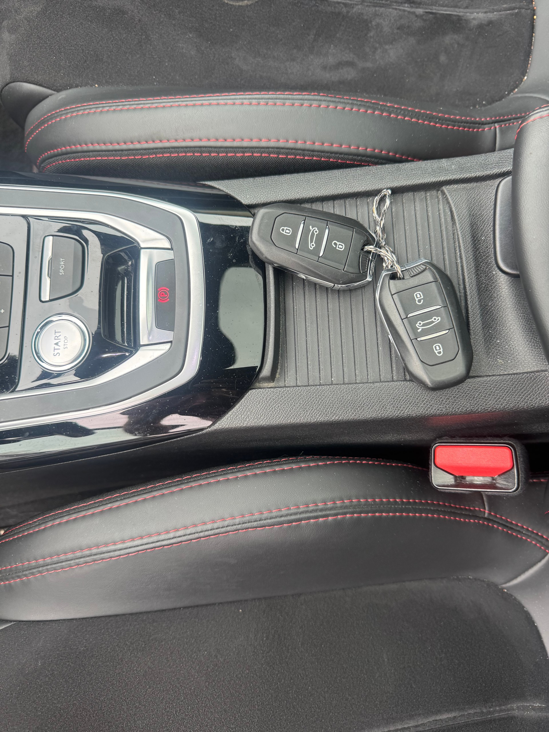 PEUGEOT 308 SW 2.0 BlueHDI GT Automatic-image-9