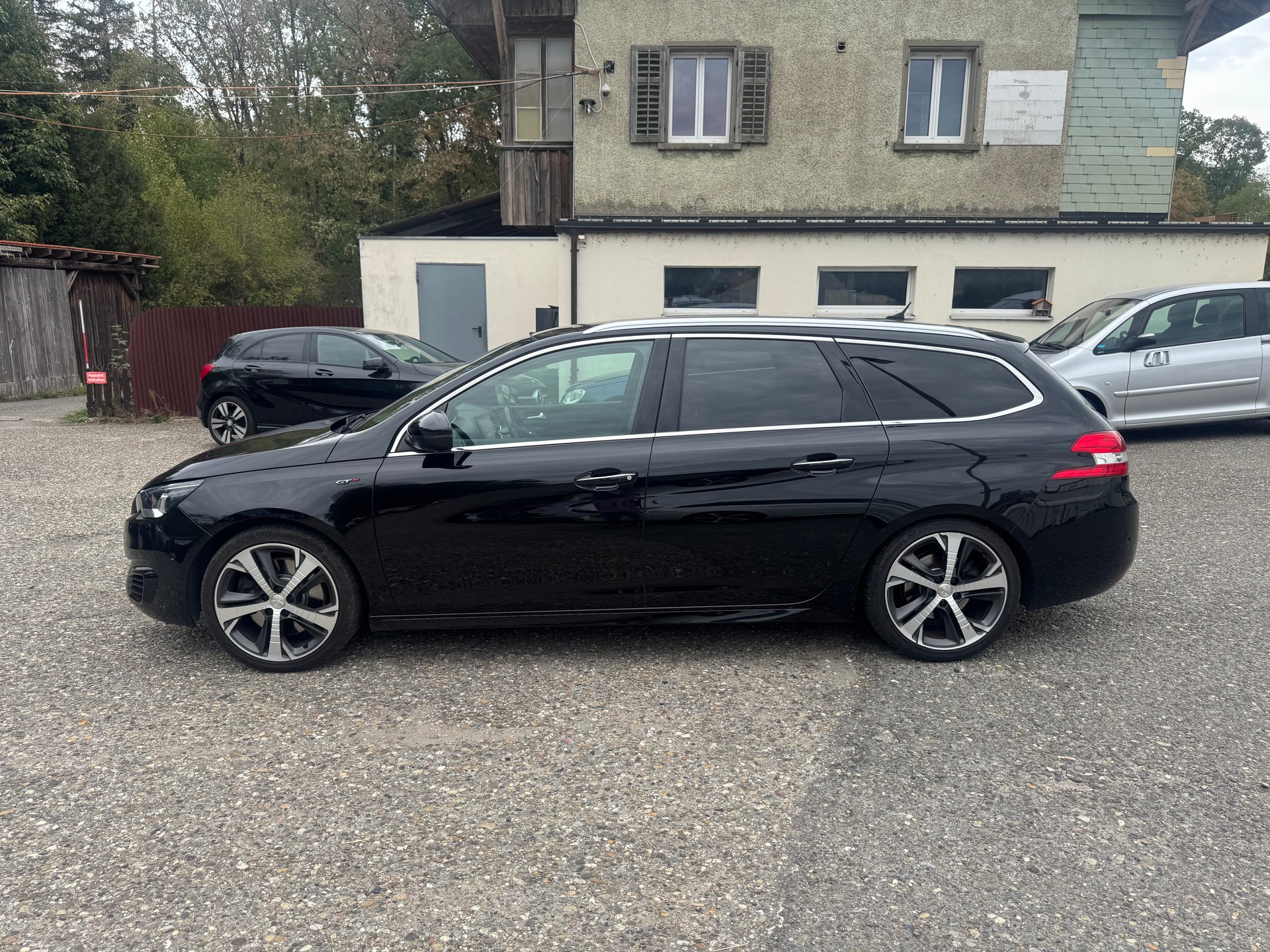 PEUGEOT 308 SW 2.0 BlueHDI GT Automatic-image-7